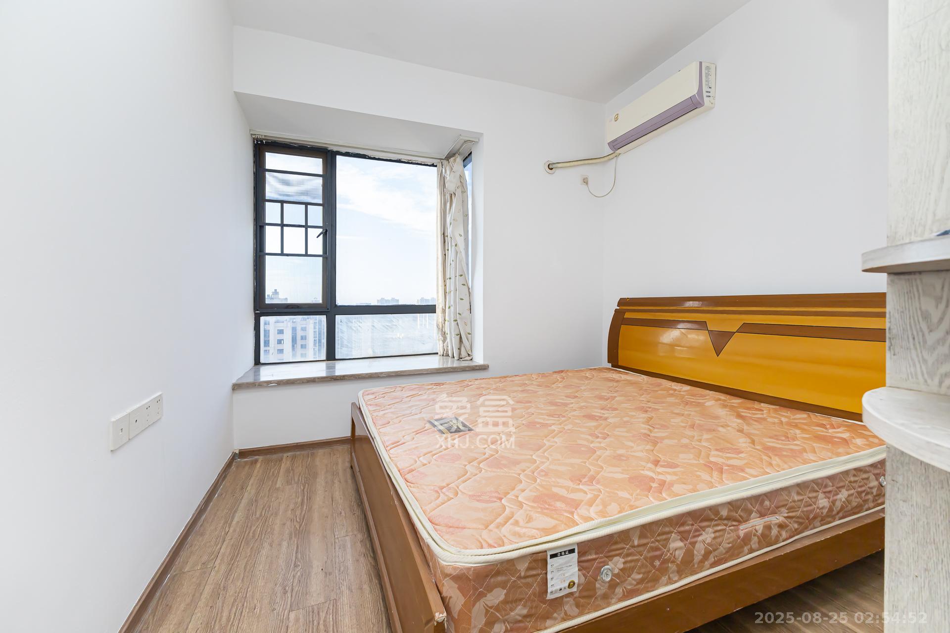 珠江东方明珠（新地东方明珠）三期  3室2厅2卫    70.0万卧室