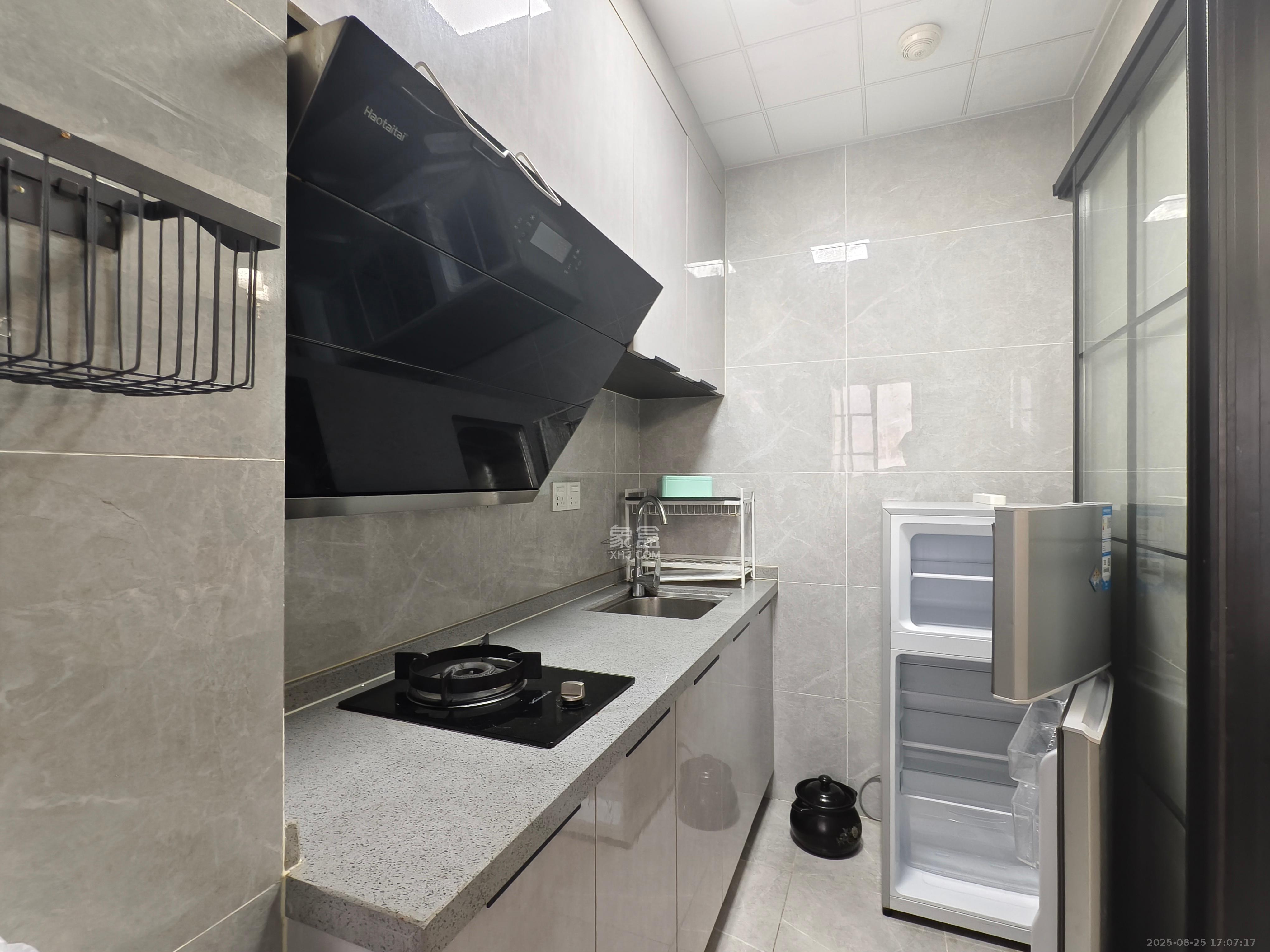 天健城 1室0厅1卫 2300.0元/月 天健城 1室0厅1卫 2300.0元/月室内图