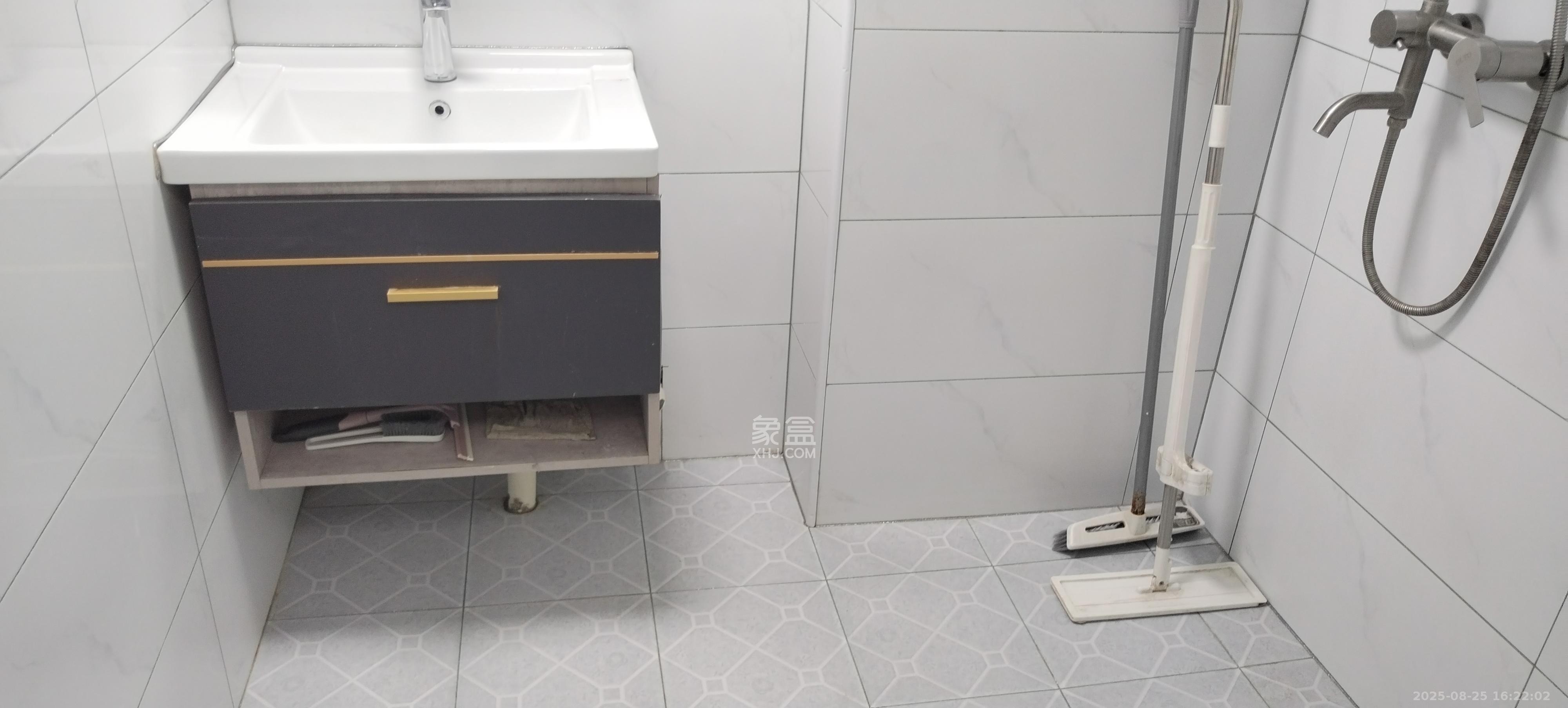 富瑞星座  1室1厅1卫    1300.0元/月室内图