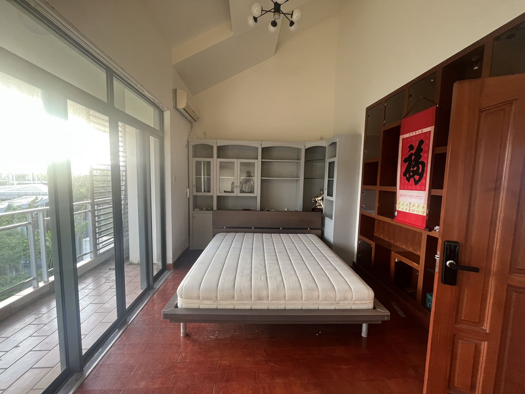 泰达比华利山庄 4室3厅4卫 6000.0元/月 泰达比华利山庄 4室3厅4卫 6000.0元/月室内图