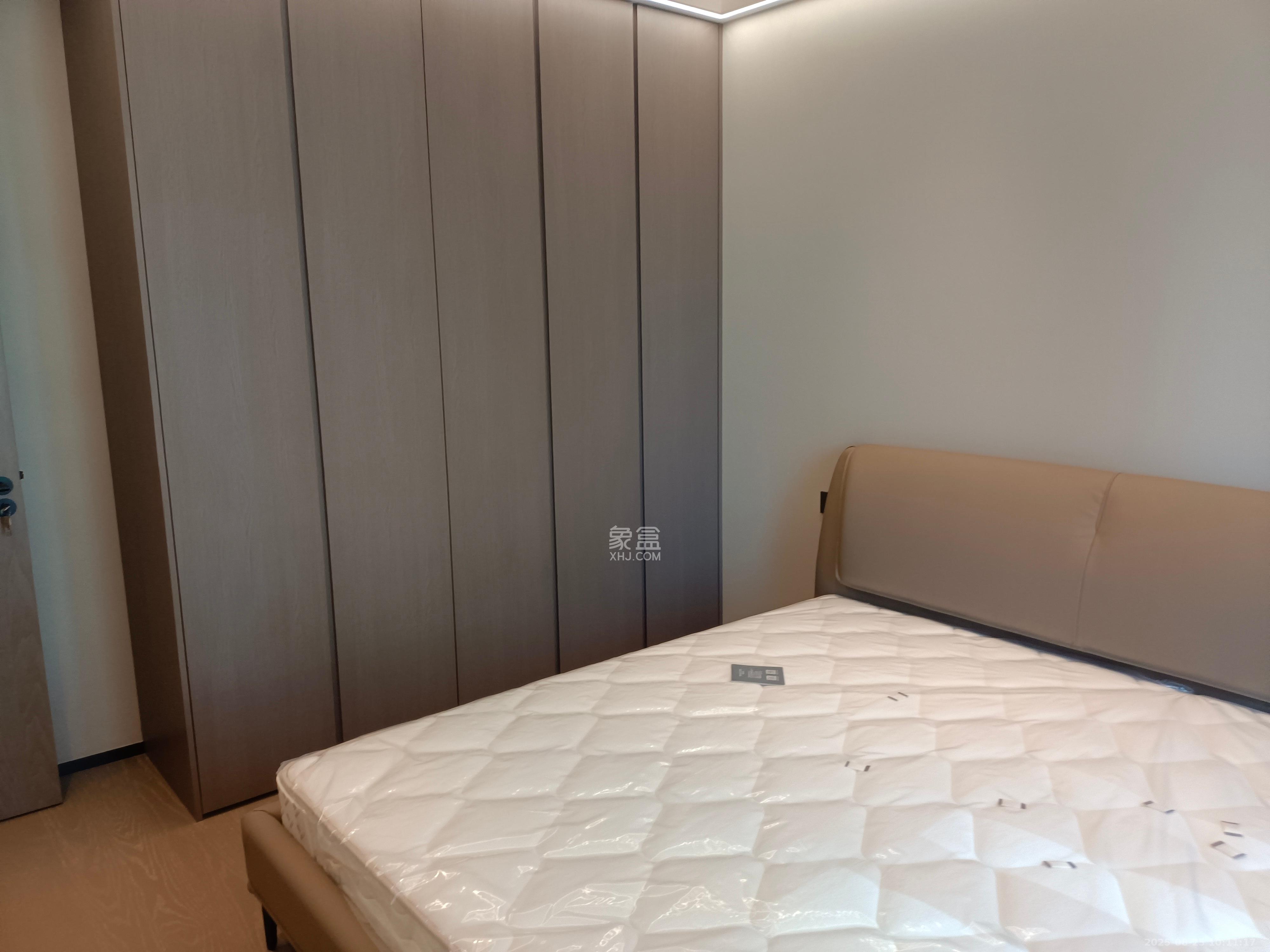 旭辉铂悦湘江  4室2厅3卫   18000.00元/月室内图