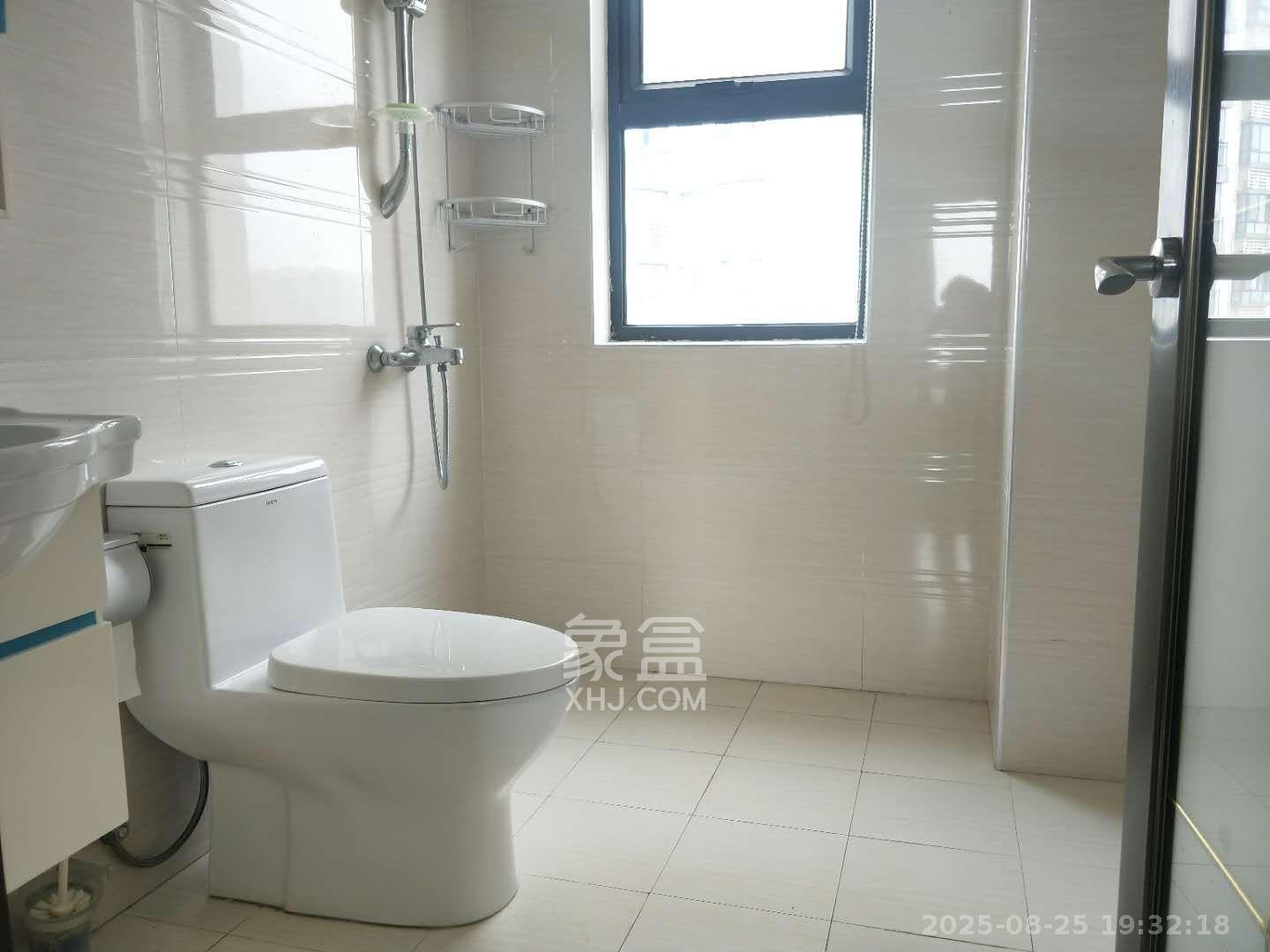 莱茵城 3室2厅1卫 2500.0元/月 莱茵城 3室2厅1卫 2500.0元/月室内图