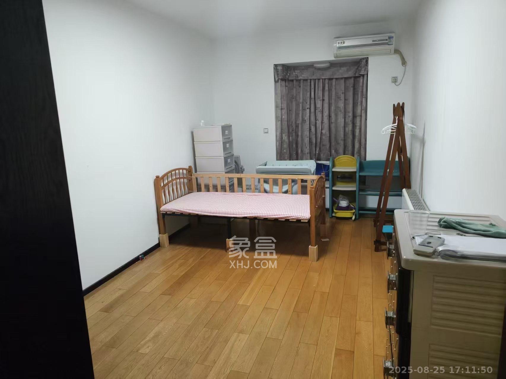 润沁园(润沁公馆) 4室2厅2卫 4500.0元/月 润沁园(润沁公馆) 4室2厅2卫 4500.0元/月室内图