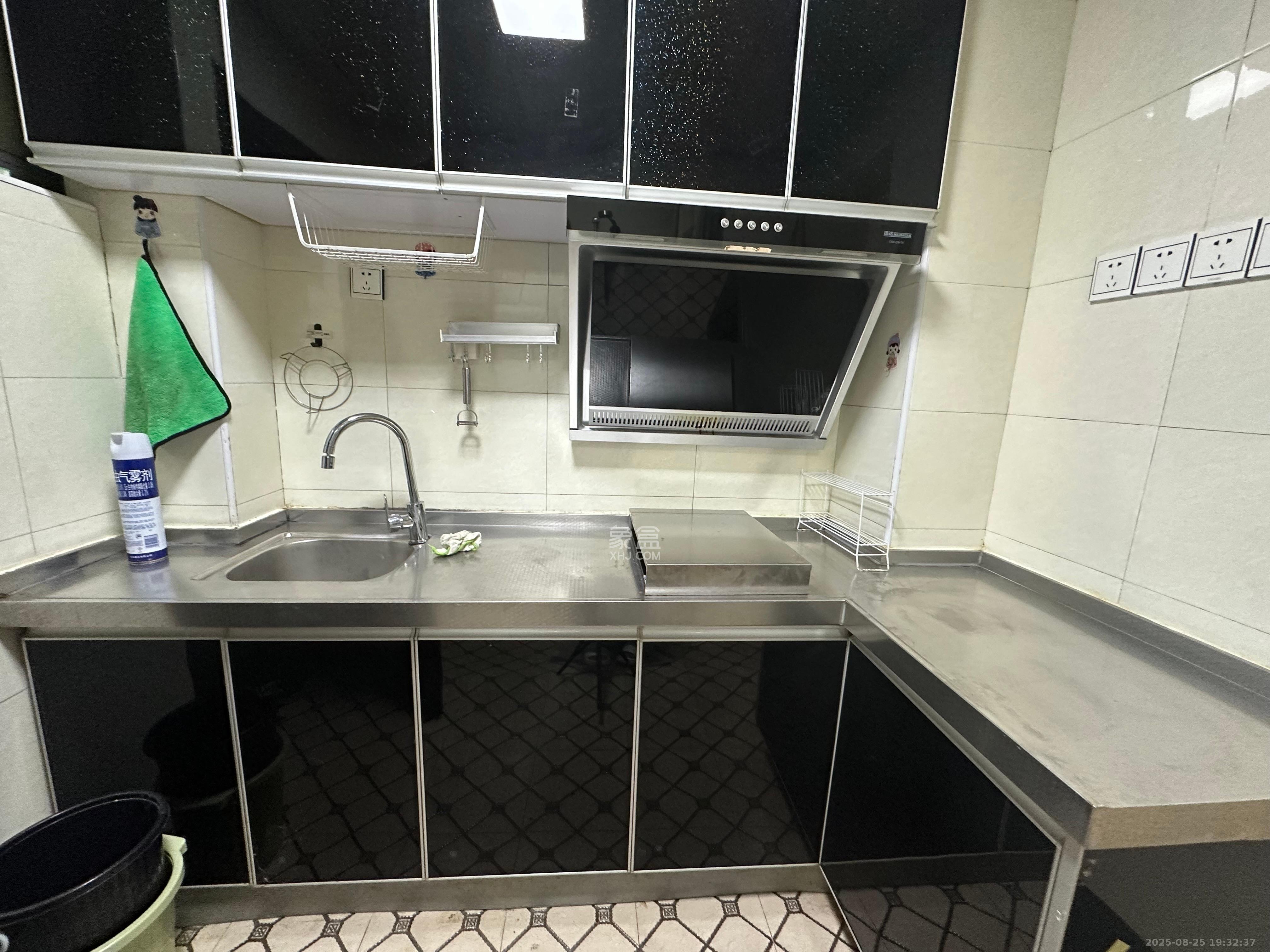 剑桥名门 1室1厅1卫 1300.0元/月 剑桥名门 1室1厅1卫 1300.0元/月室内图