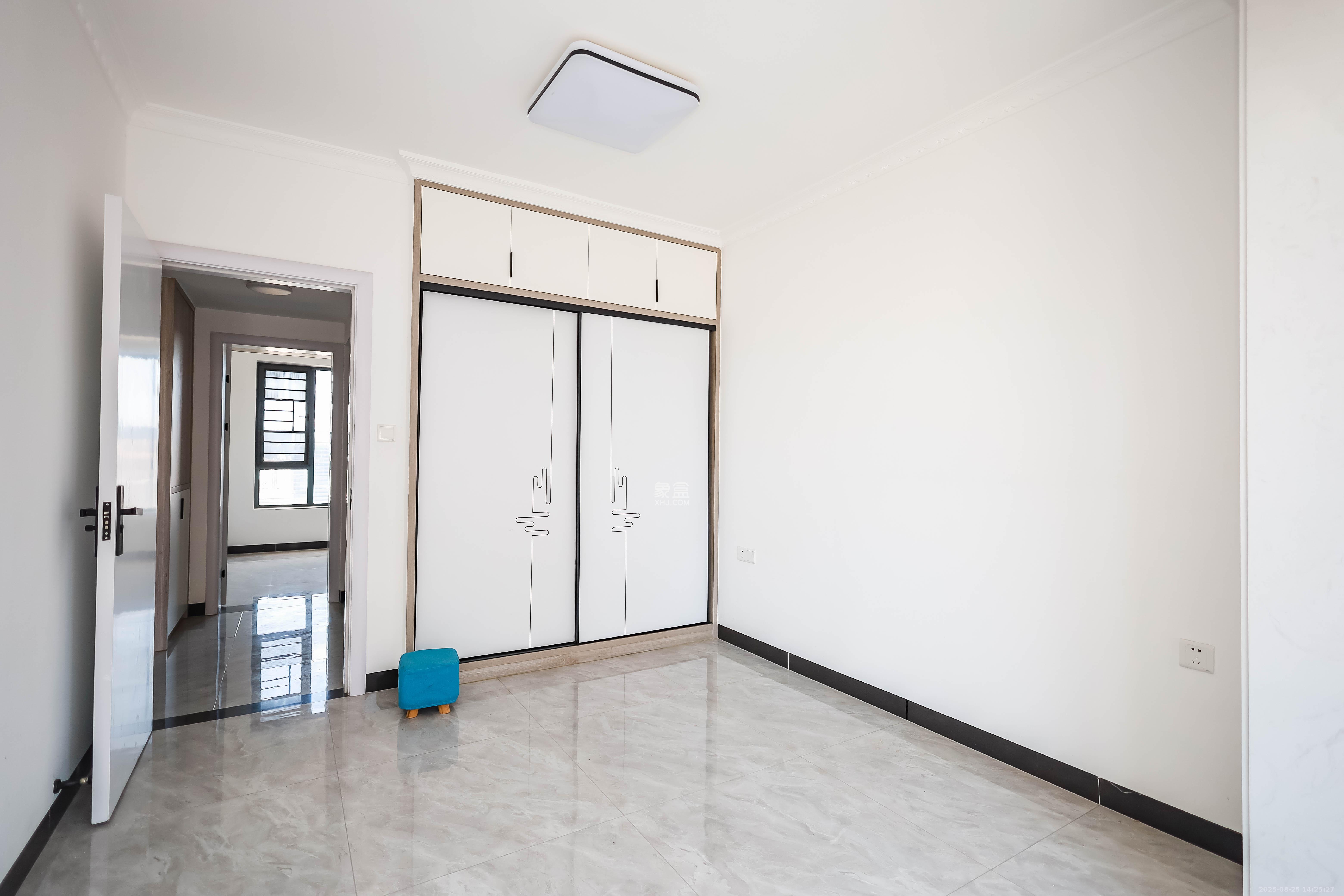 荣盛花语馨苑  3室2厅1卫    69.8万 荣盛花语馨苑  3室2厅1卫    69.8万卧室