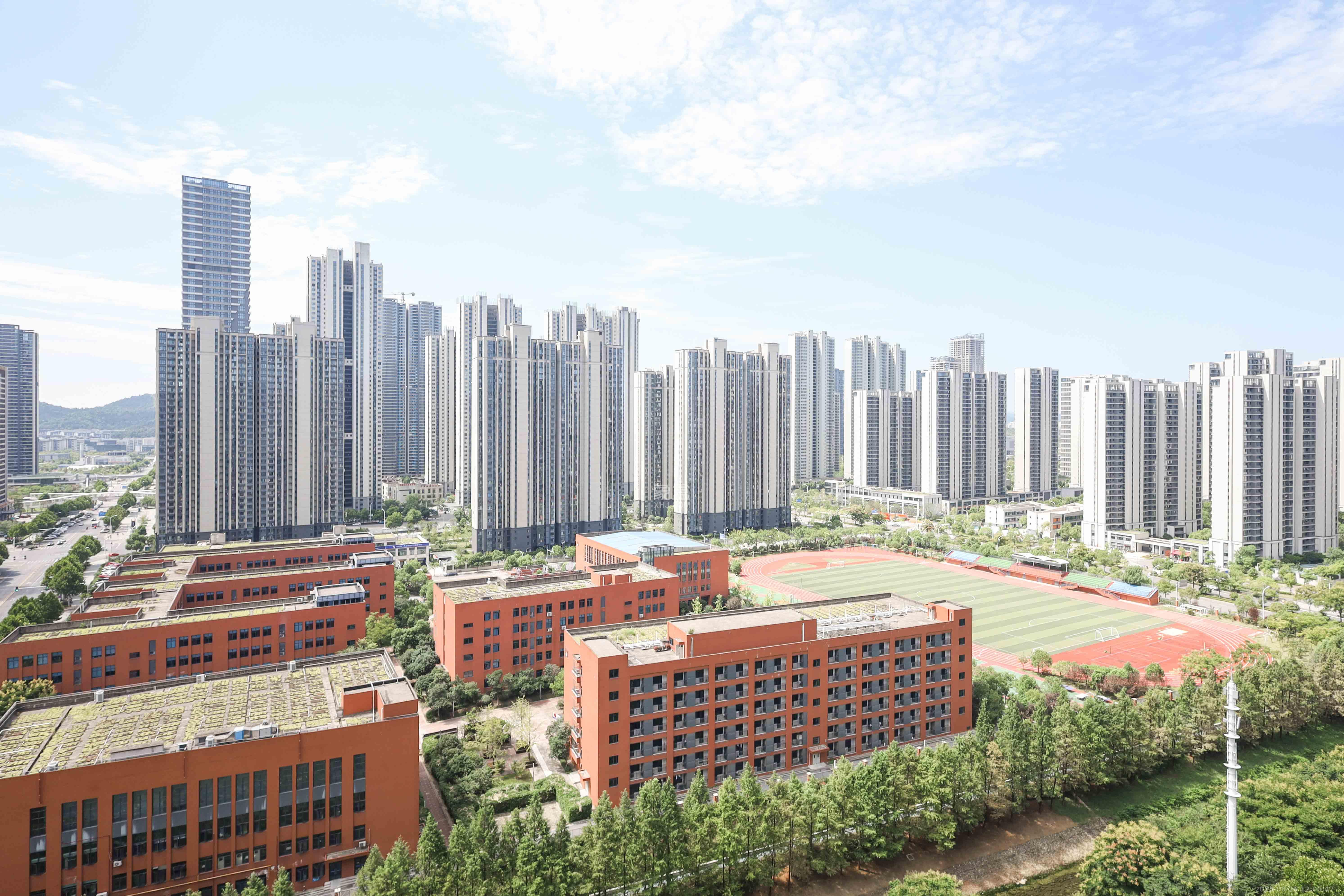 中国铁建梅溪青秀三期  3室2厅1卫   140.00万阳台