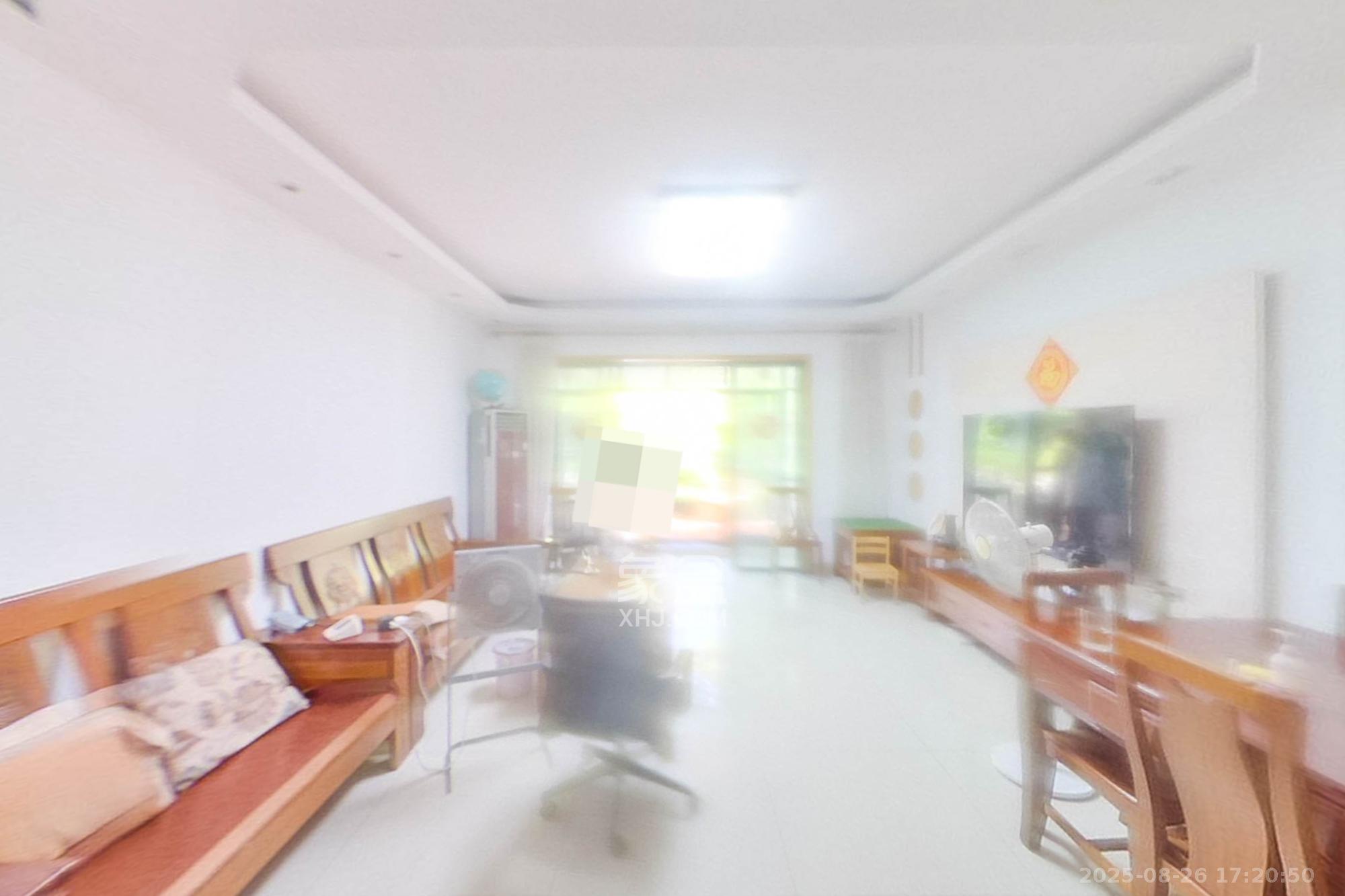 滨江金座  3室2厅2卫    160.0万 滨江金座  3室2厅2卫    160.0万客厅