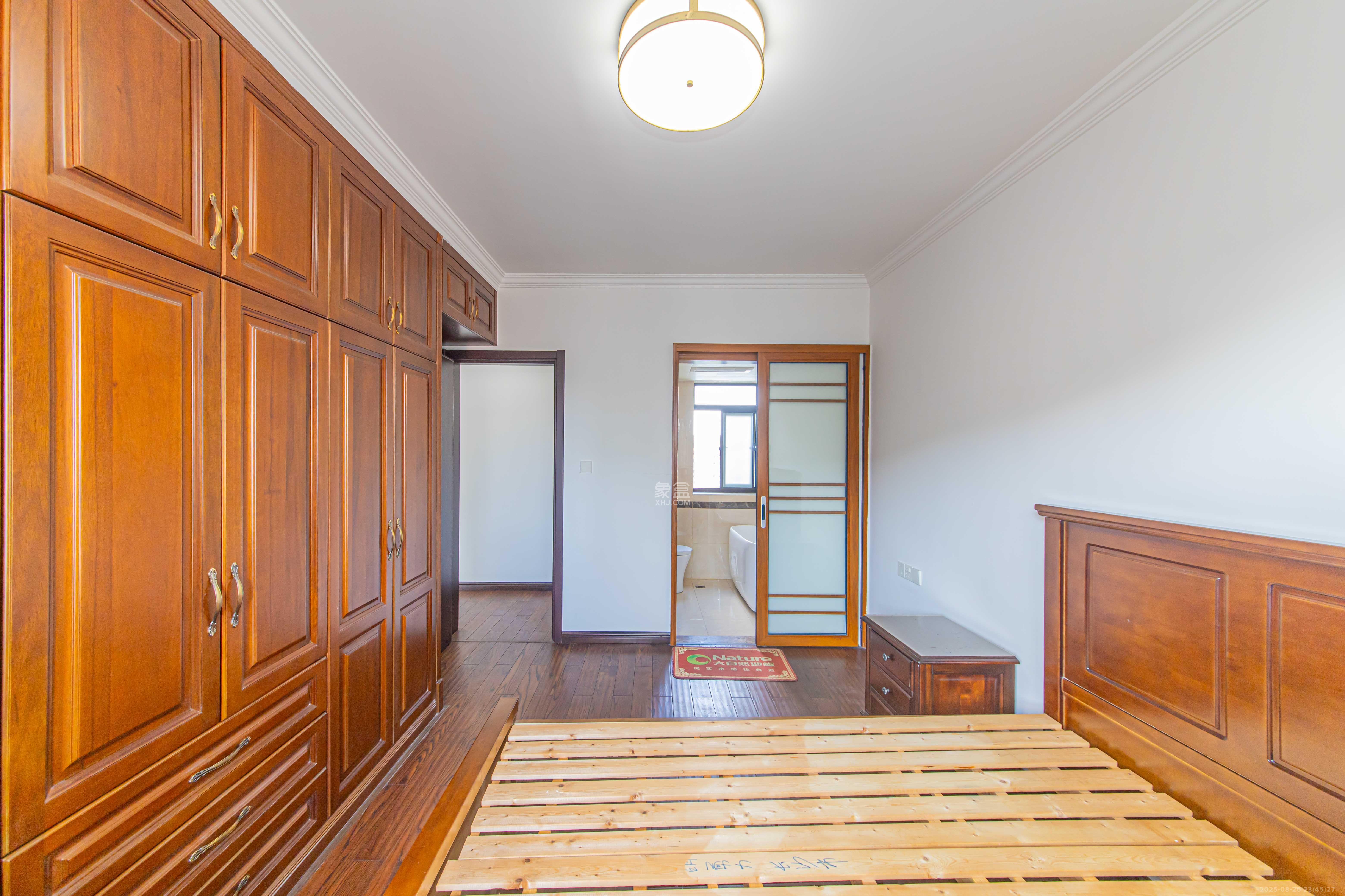 鑫远玲珑 3室2厅2卫 145.0万 鑫远玲珑 3室2厅2卫 145.0万卧室