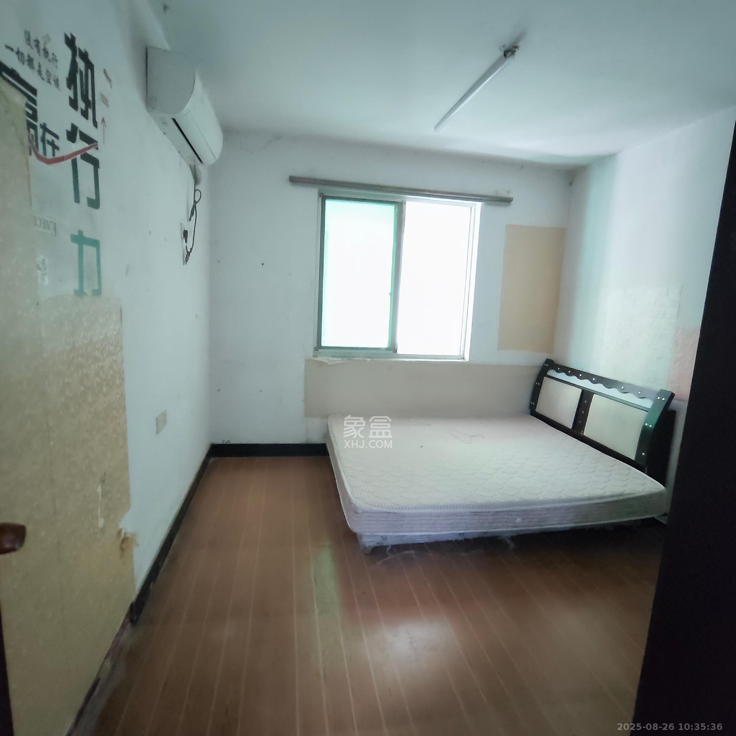 中南汽车世界  3室2厅1卫   1200.00元/月室内图