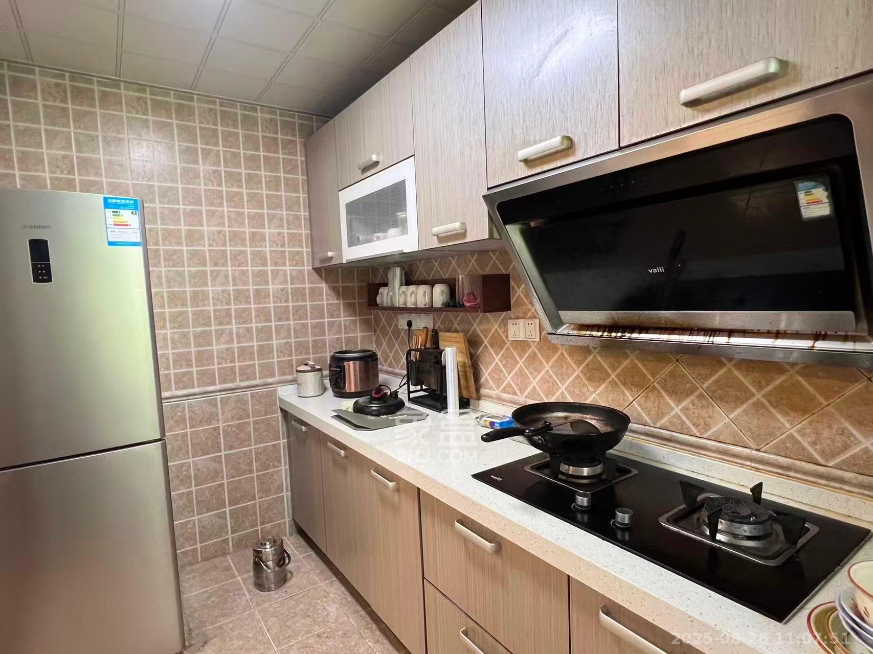 鑫远御文台一期  5室2厅2卫    4500.0元/月 鑫远御文台一期  5室2厅2卫    4500.0元/月室内图