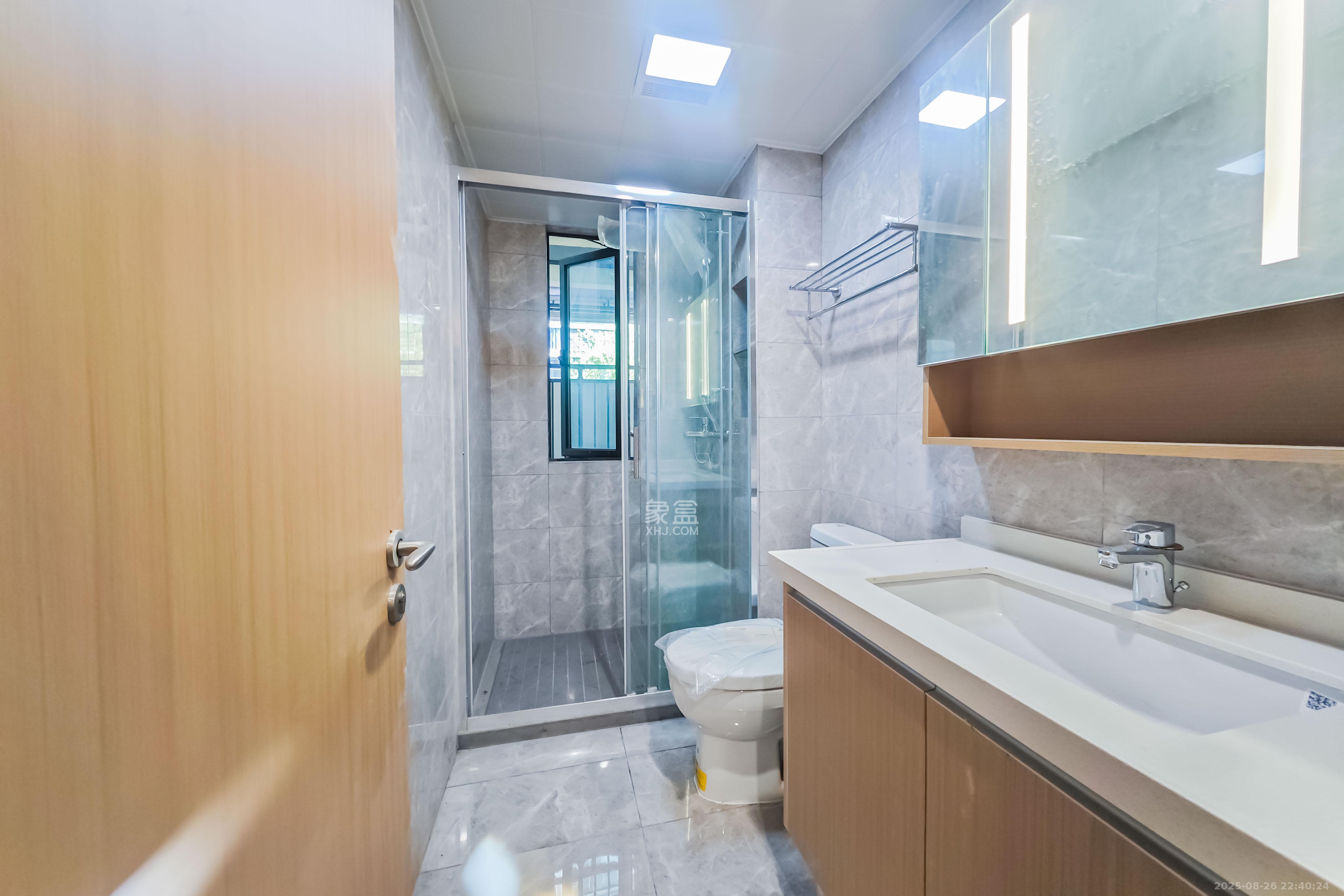 旭辉雨花郡 3室2厅2卫 138.0万 旭辉雨花郡 3室2厅2卫 138.0万卫生间