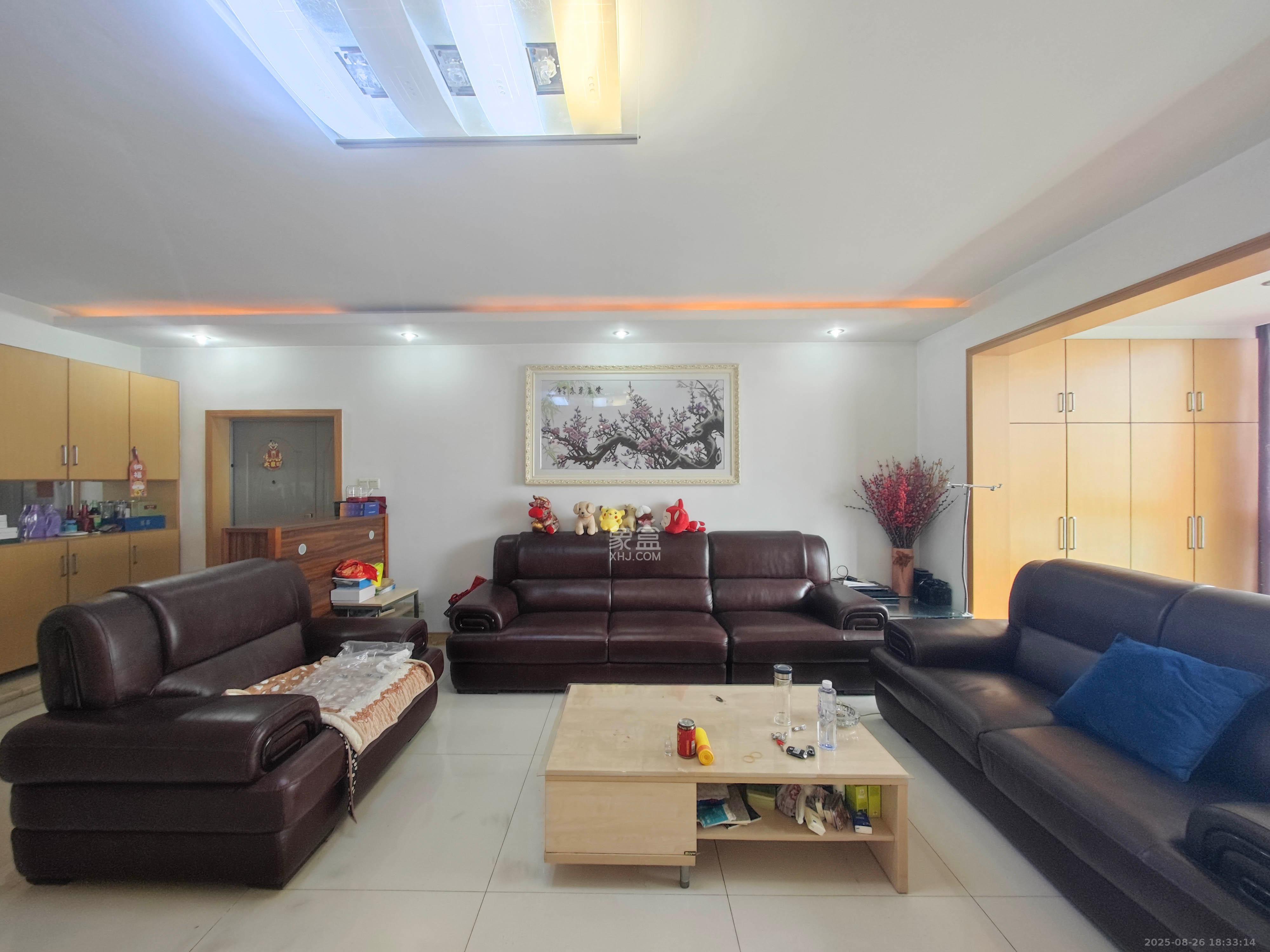 中建桂苑 4室2厅2卫 110.0万 中建桂苑 4室2厅2卫 110.0万客厅