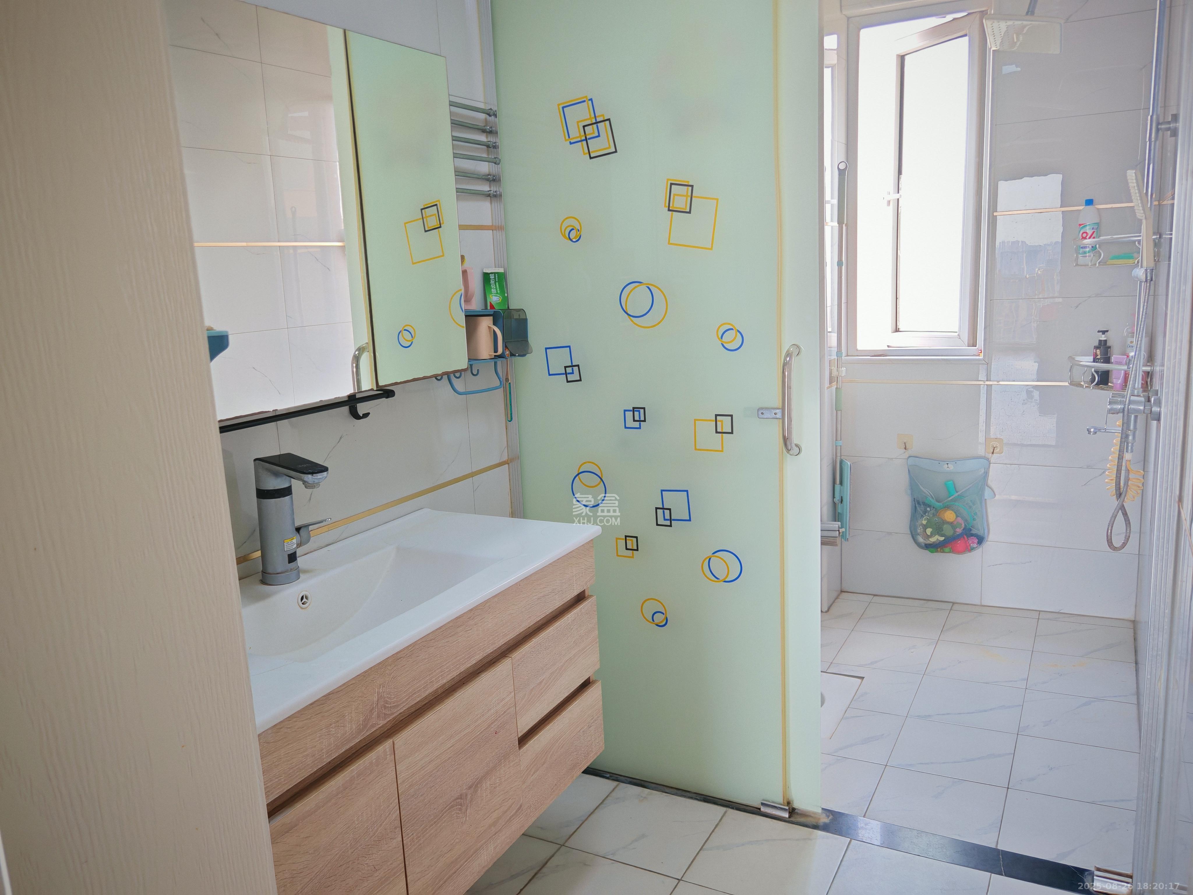 金科世界城  4室2厅2卫    2400.0元/月 金科世界城  4室2厅2卫    2400.0元/月室内图