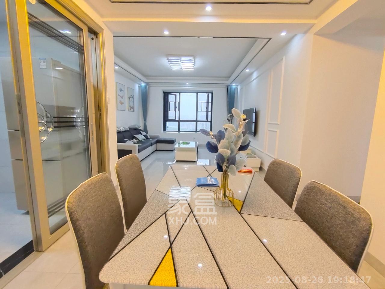 半山壹号  4室2厅2卫    3300.0元/月 半山壹号  4室2厅2卫    3300.0元/月室内图