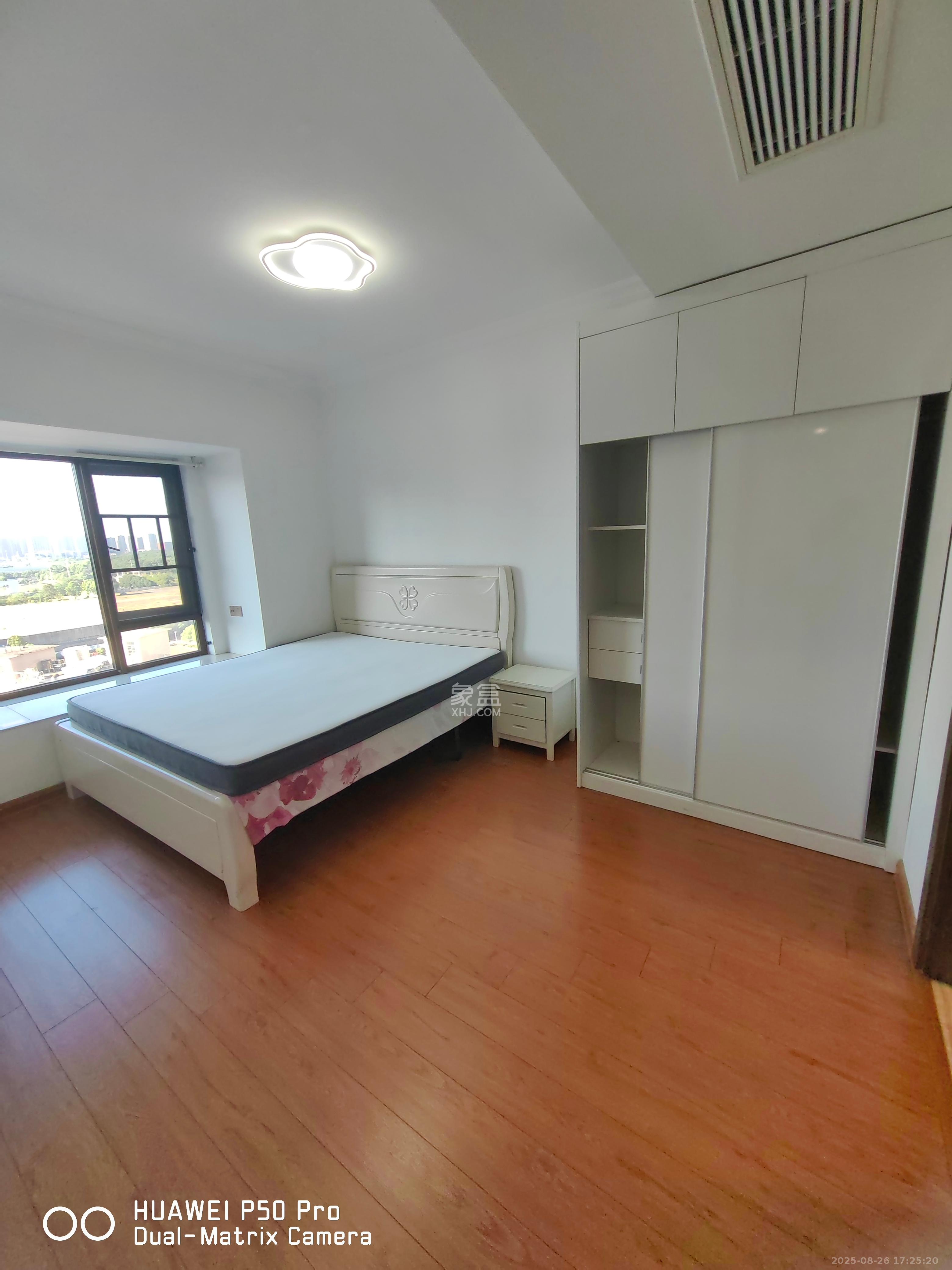 碧桂园星城首府  3室2厅2卫    2400.0元/月室内图