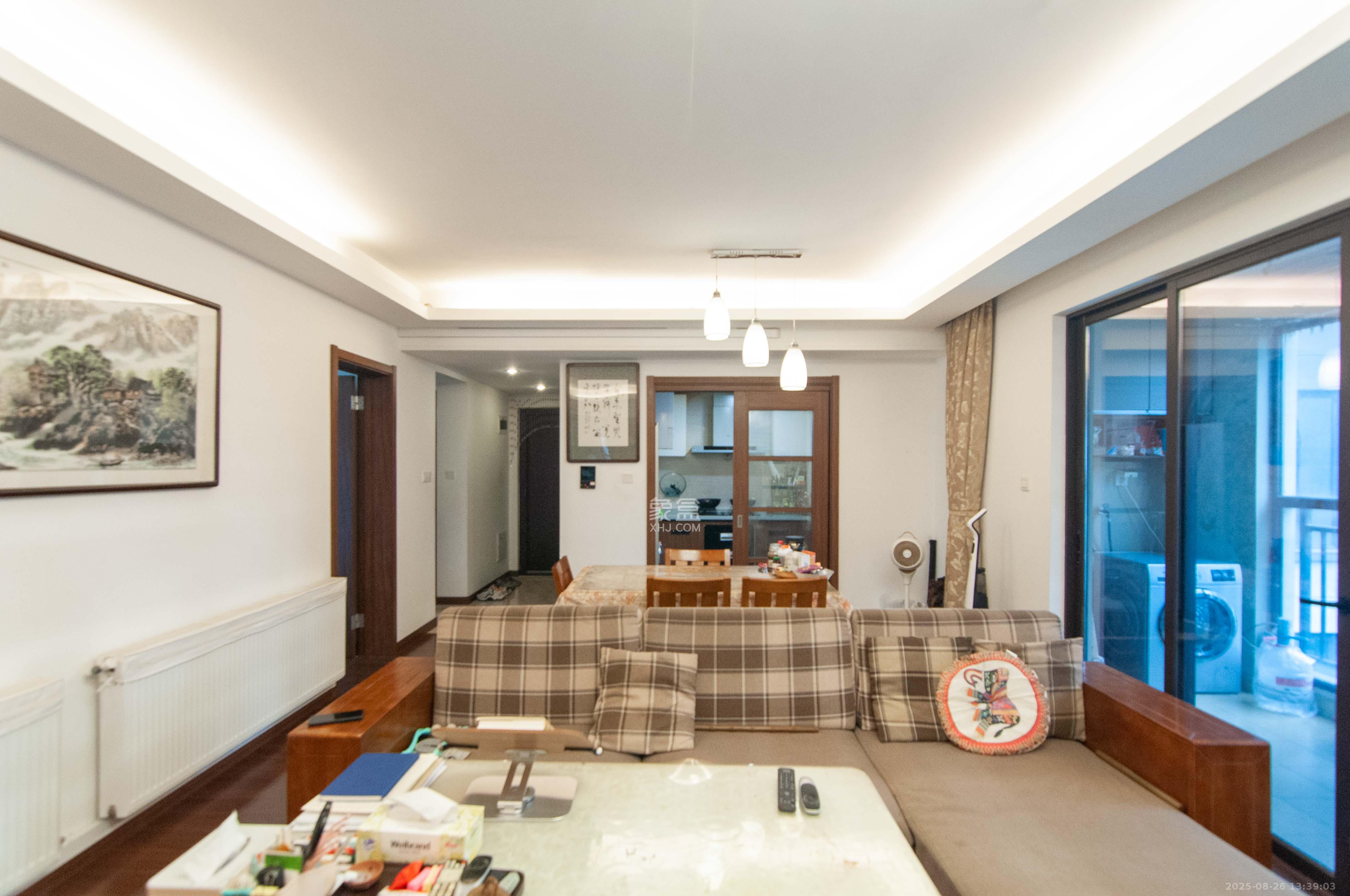 万科里梅溪郡 3室2厅2卫 208.0万 万科里梅溪郡 3室2厅2卫 208.0万客厅