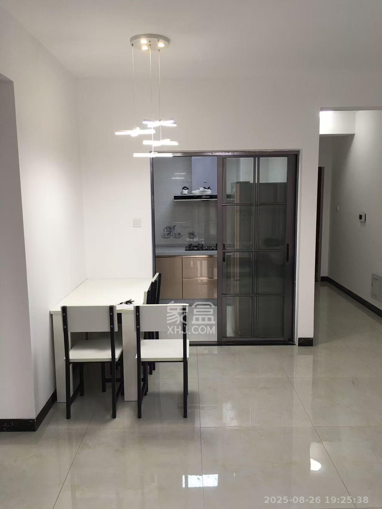 印山蓝色海岸 3室2厅1卫 1900.0元/月 印山蓝色海岸 3室2厅1卫 1900.0元/月室内图