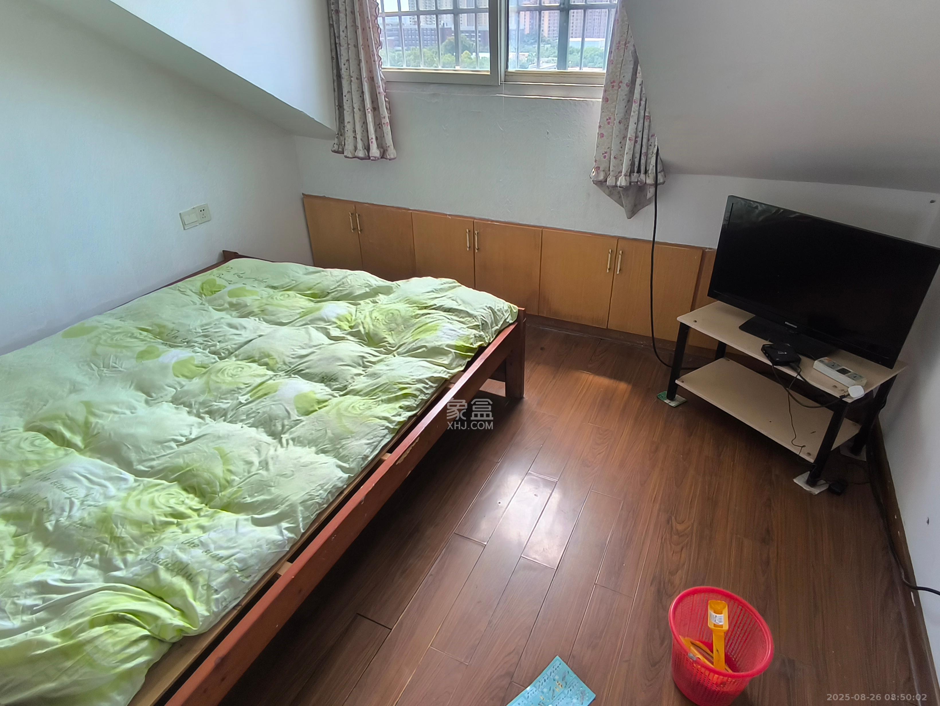 东岸锦城(东方人家)  3室2厅2卫    1000.0元/月室内图