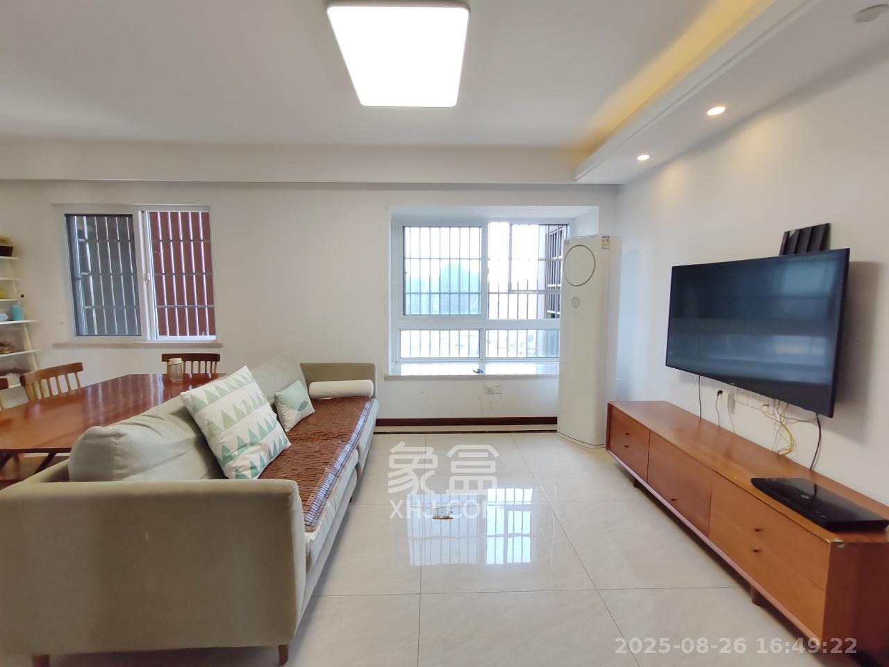 山水湾  4室2厅2卫    2200.0元/月室内图