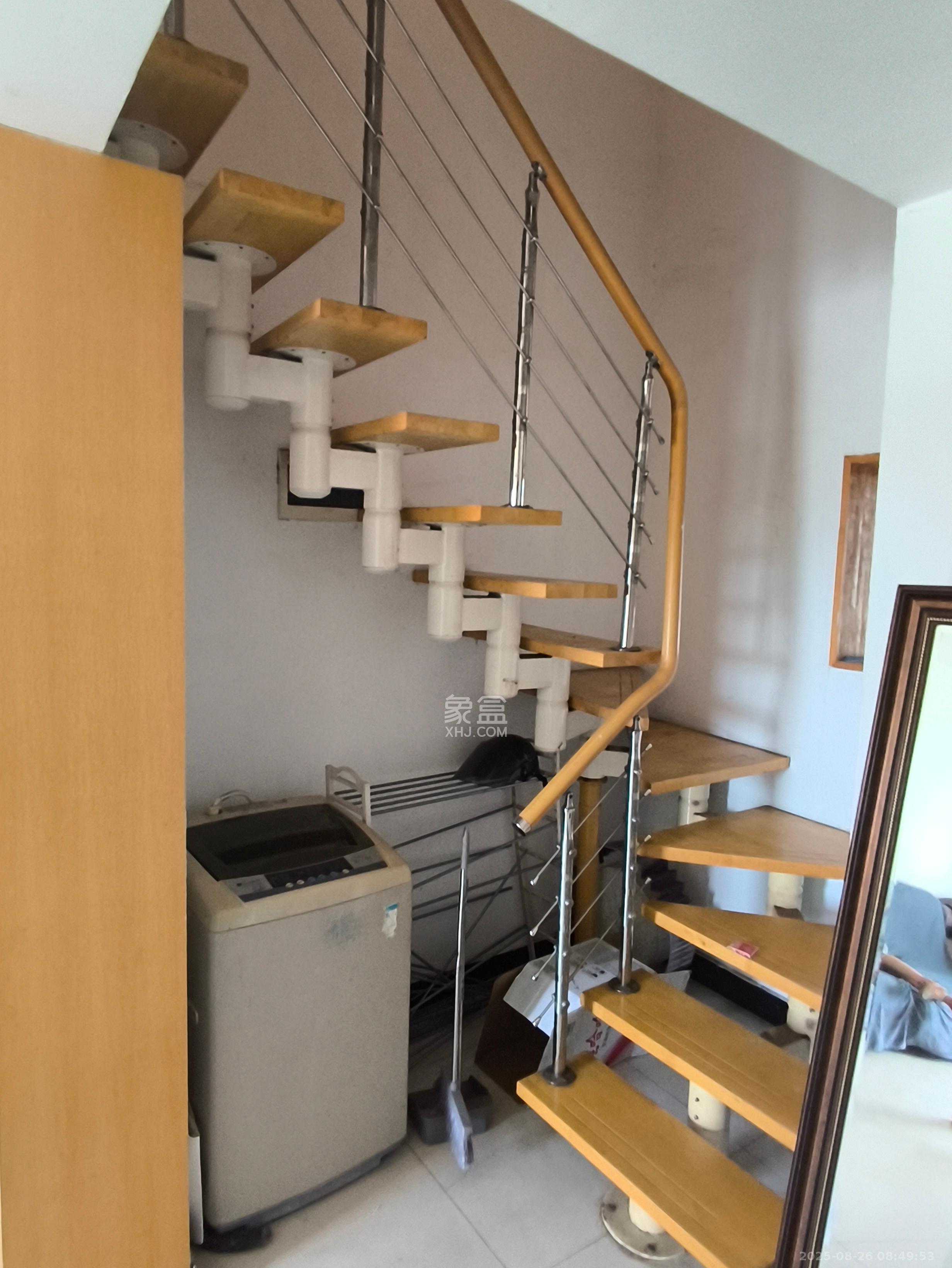 东岸锦城(东方人家)  3室2厅2卫    1000.0元/月室内图