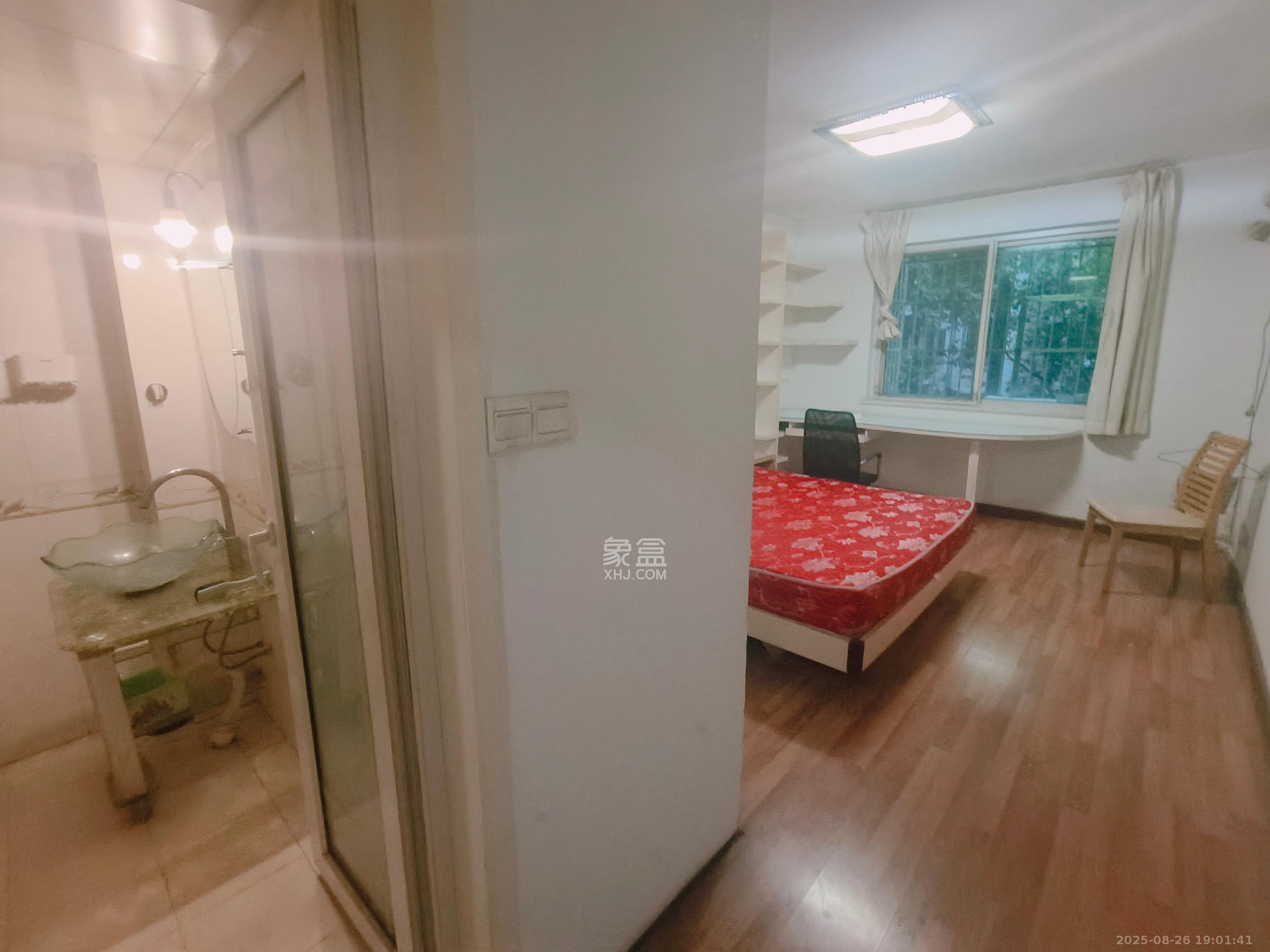 恩瑞麓山名园(龙王港小区)  3室2厅2卫    2900.0元/月 恩瑞麓山名园(龙王港小区)  3室2厅2卫    2900.0元/月室内图