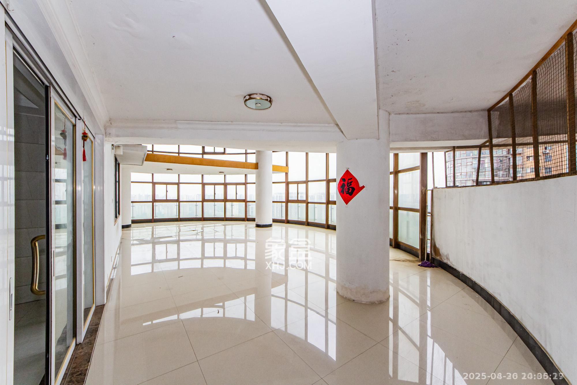 湘江世纪城富湾国际  5室2厅2卫    6000.0元/月 湘江世纪城富湾国际  5室2厅2卫    6000.0元/月室内图