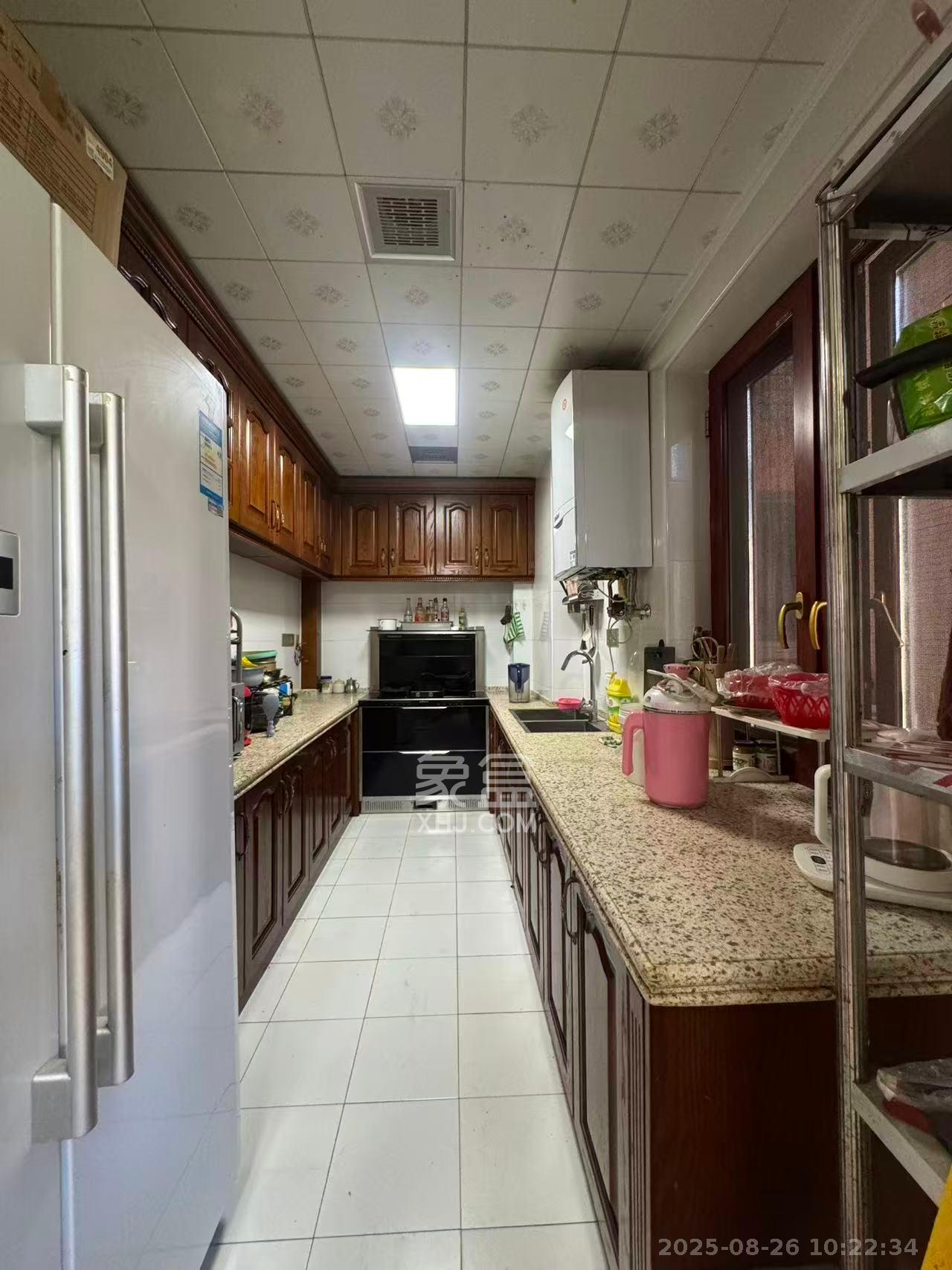 滨江君悦香邸  4室2厅2卫    4500.0元/月 滨江君悦香邸  4室2厅2卫    4500.0元/月室内图