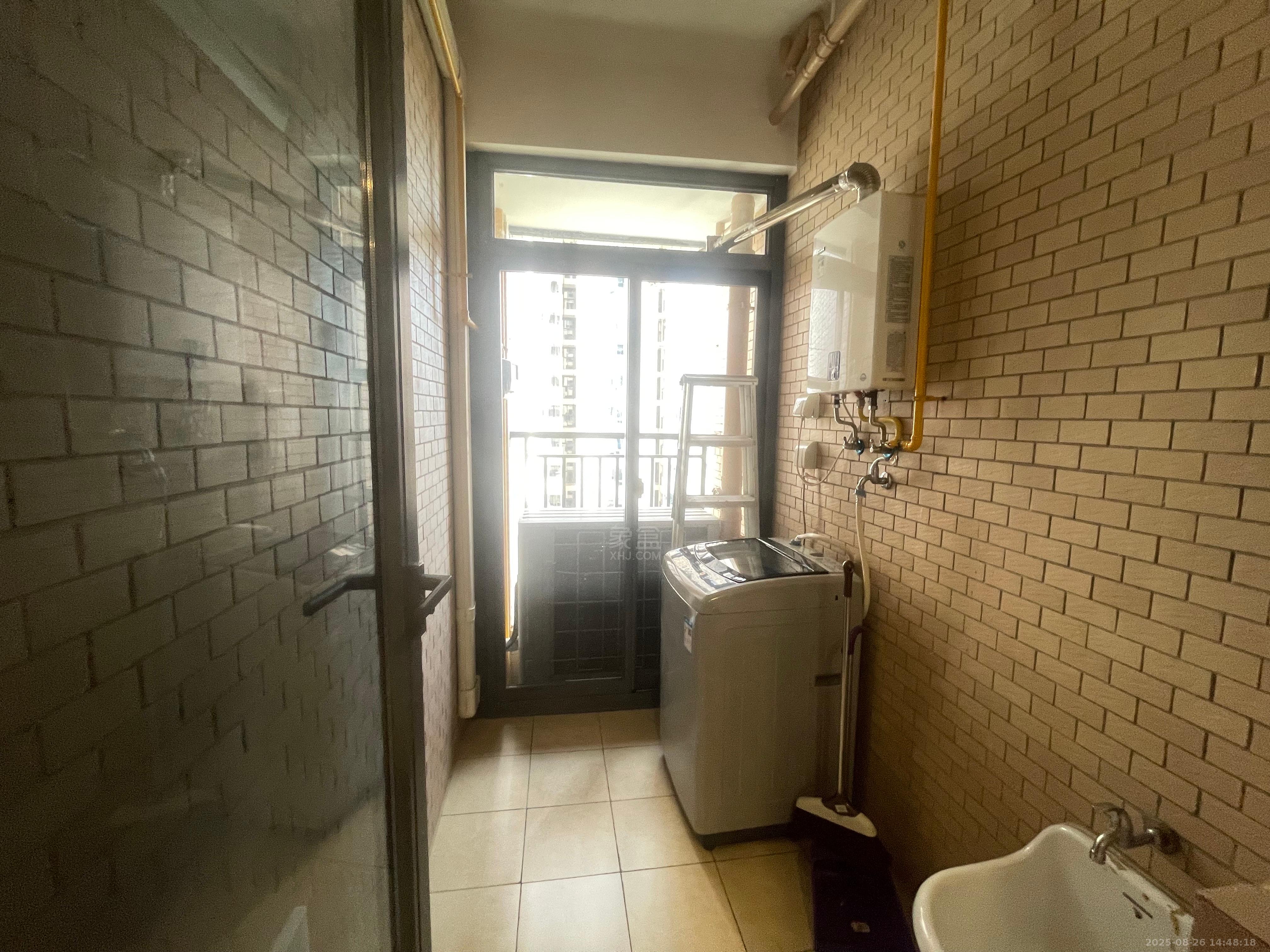 晋合湘水湾四期  2室1厅1卫    2300.0元/月室内图