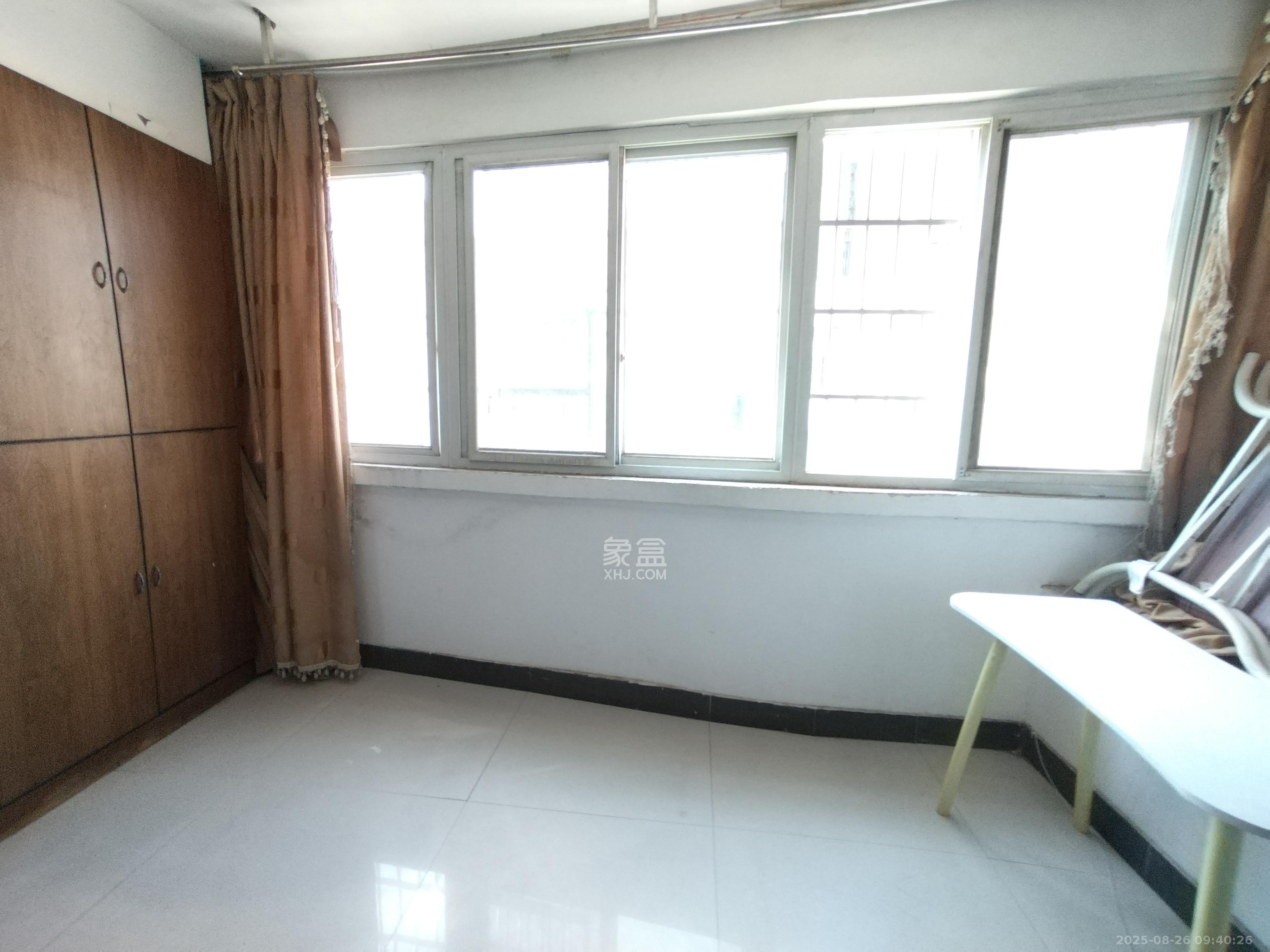 德润园  3室2厅2卫    2200.0元/月室内图