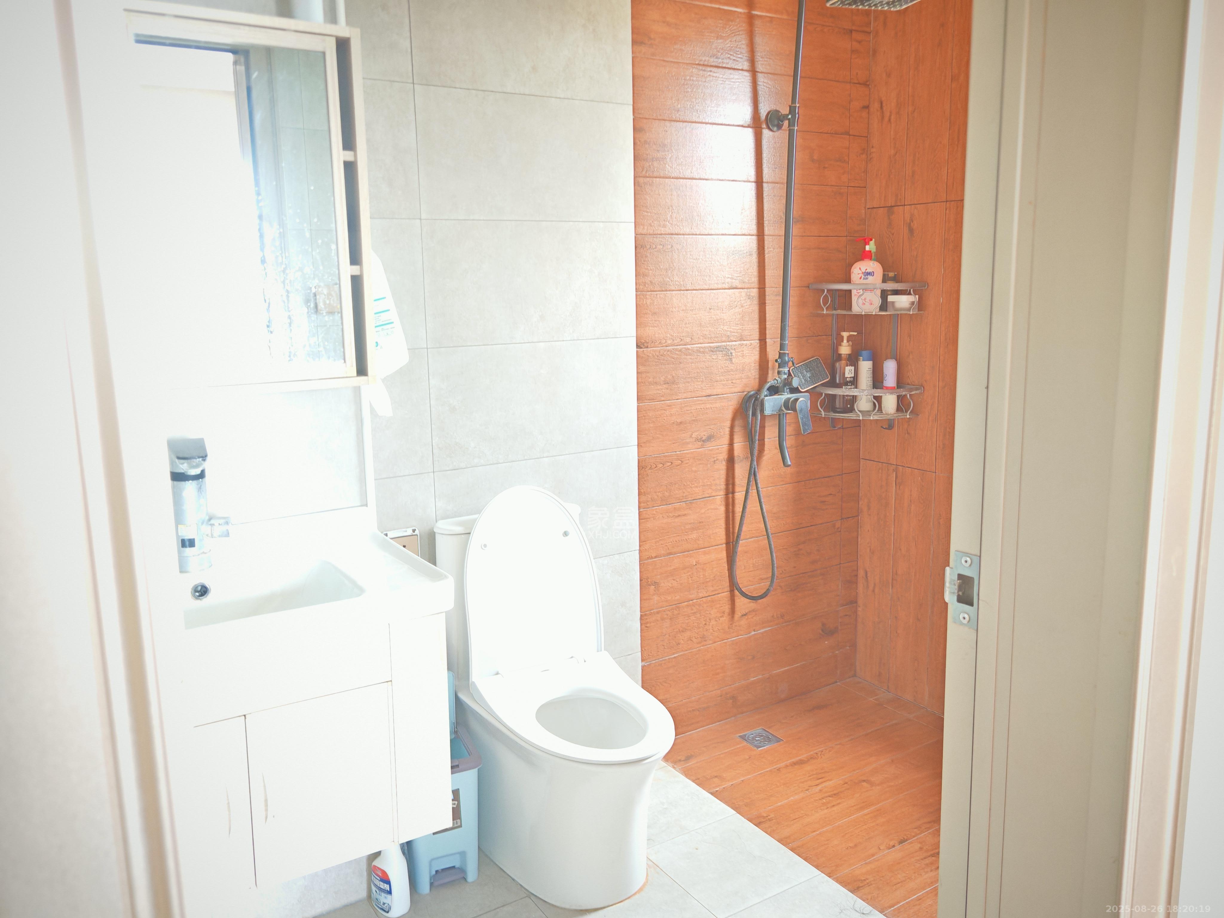 金科世界城  4室2厅2卫    2400.0元/月 金科世界城  4室2厅2卫    2400.0元/月室内图