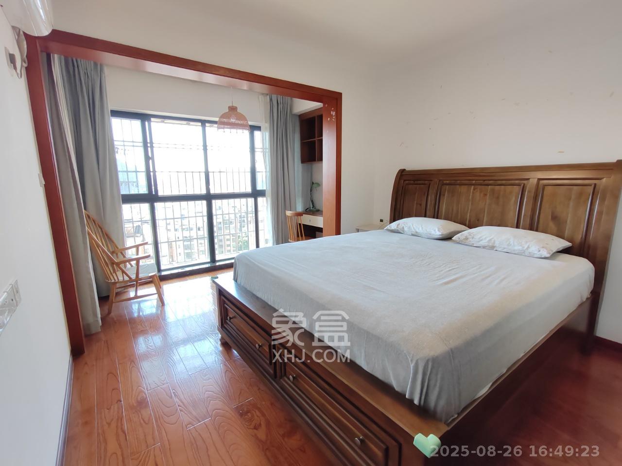 山水湾  4室2厅2卫    2200.0元/月室内图