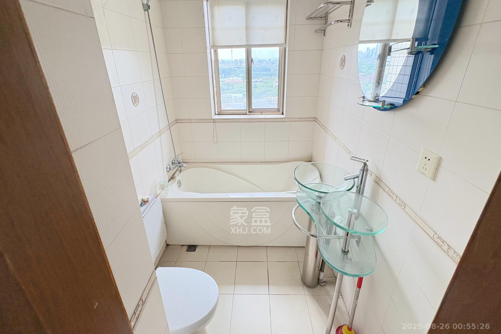 同天大酒店 3室2厅2卫 119.8万 同天大酒店 3室2厅2卫 119.8万卫生间