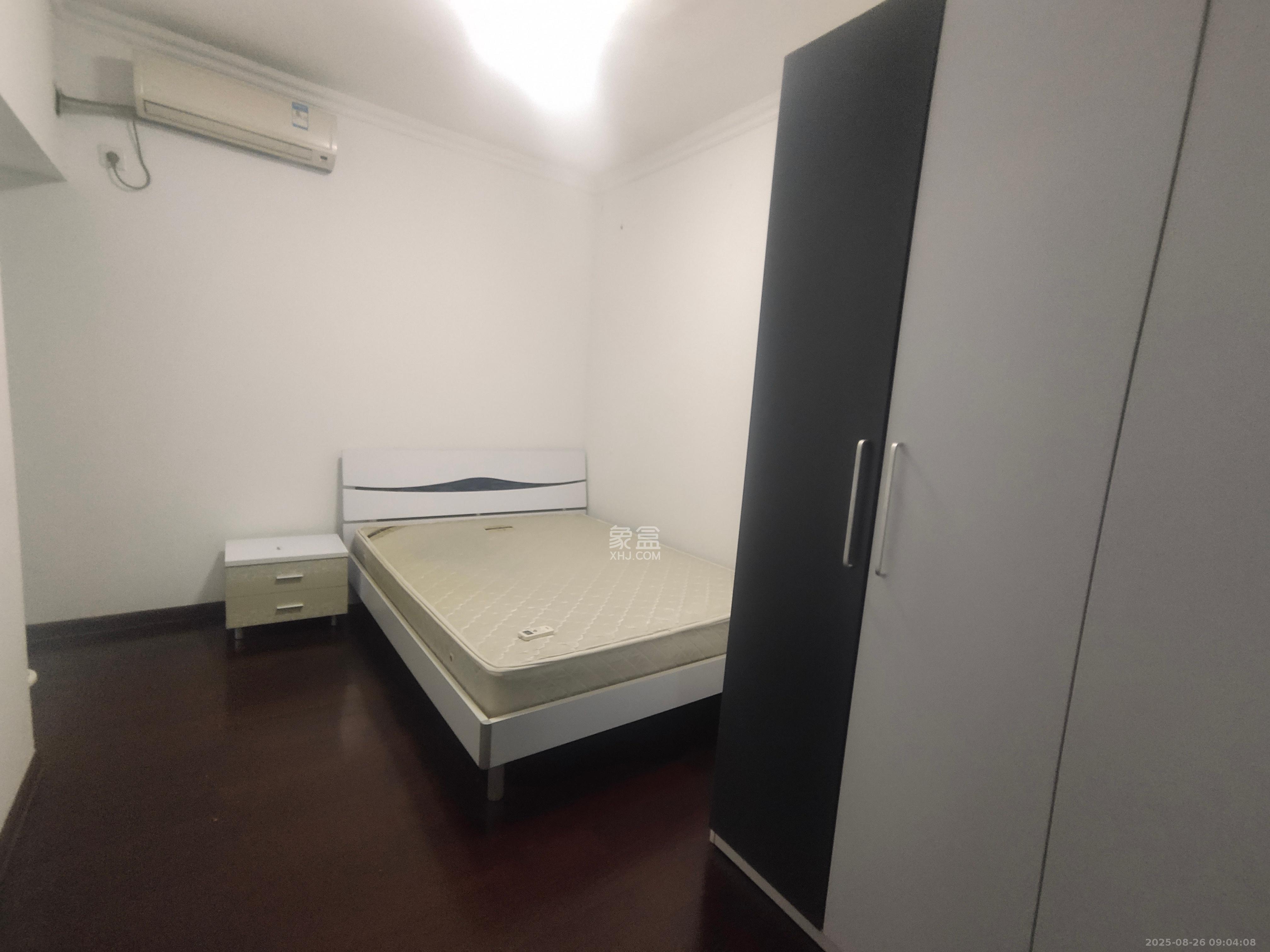 中海国际一期  3室2厅2卫    2100.0元/月 中海国际一期  3室2厅2卫    2100.0元/月