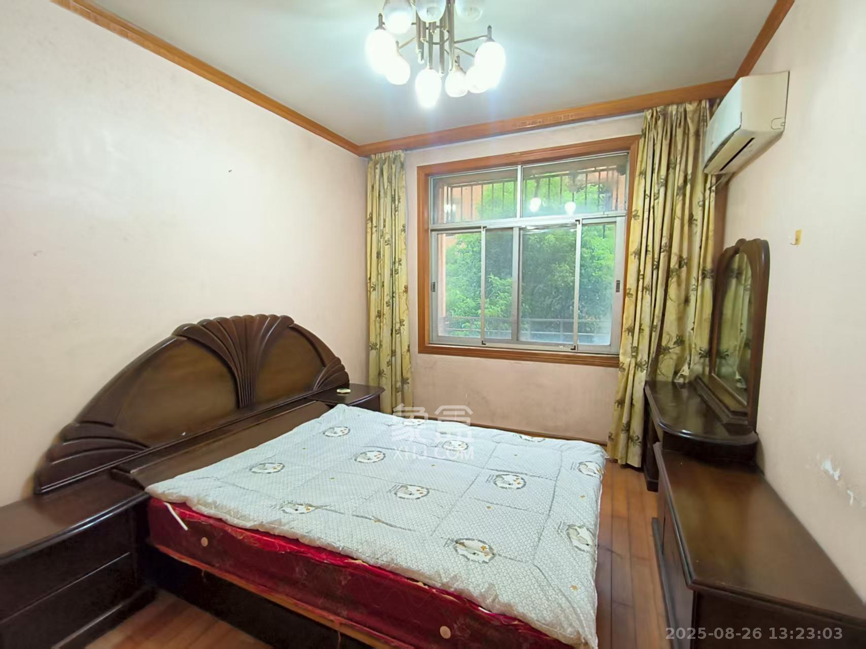 袁家岭省煤炭厅宿舍(芙蓉区省煤炭局小区)  3室1厅1卫    2500.0元/月 袁家岭省煤炭厅宿舍(芙蓉区省煤炭局小区)  3室1厅1卫    2500.0元/月室内图