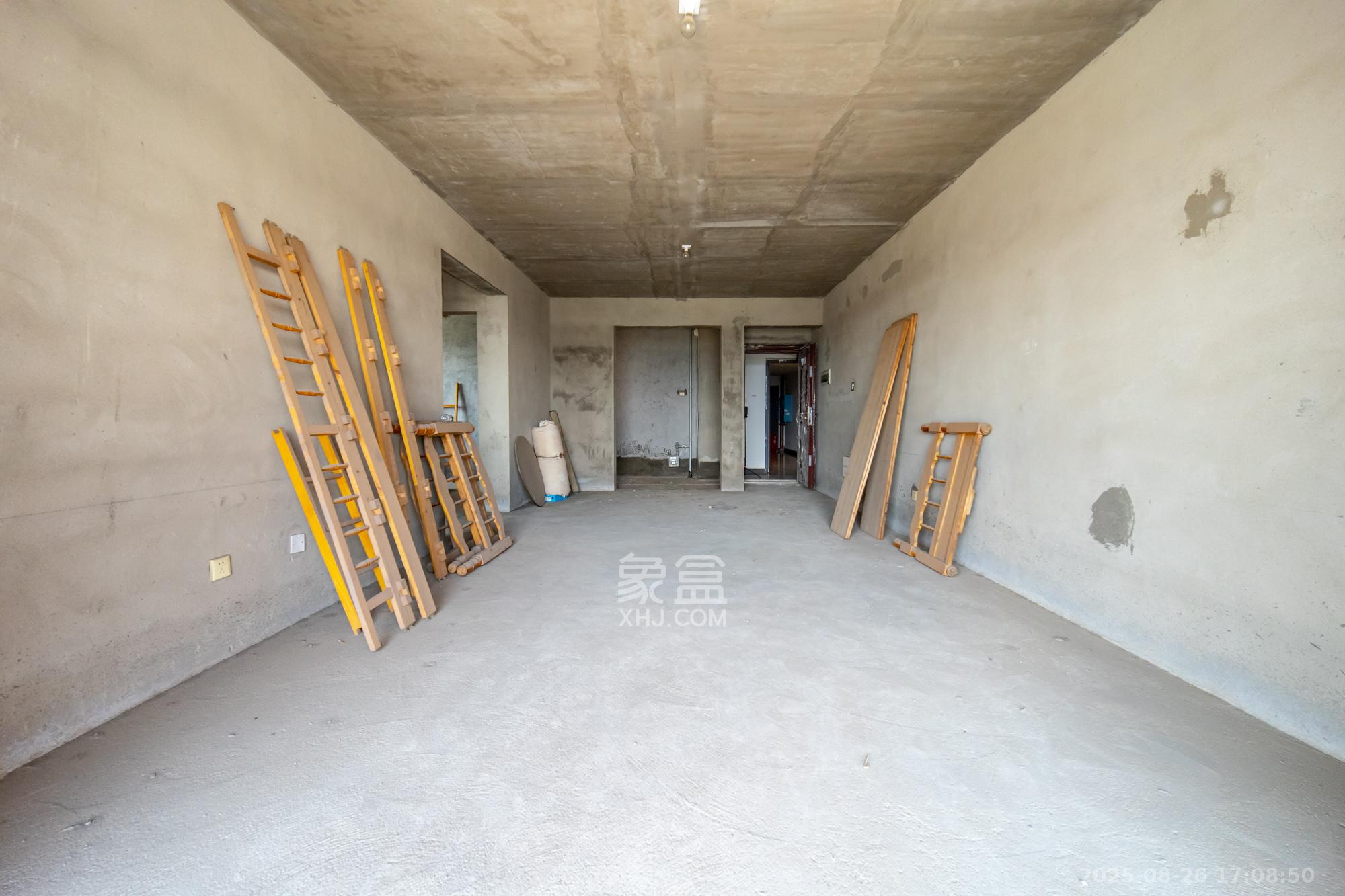 长永佳苑  2室2厅1卫    36.8万 长永佳苑  2室2厅1卫    36.8万客厅