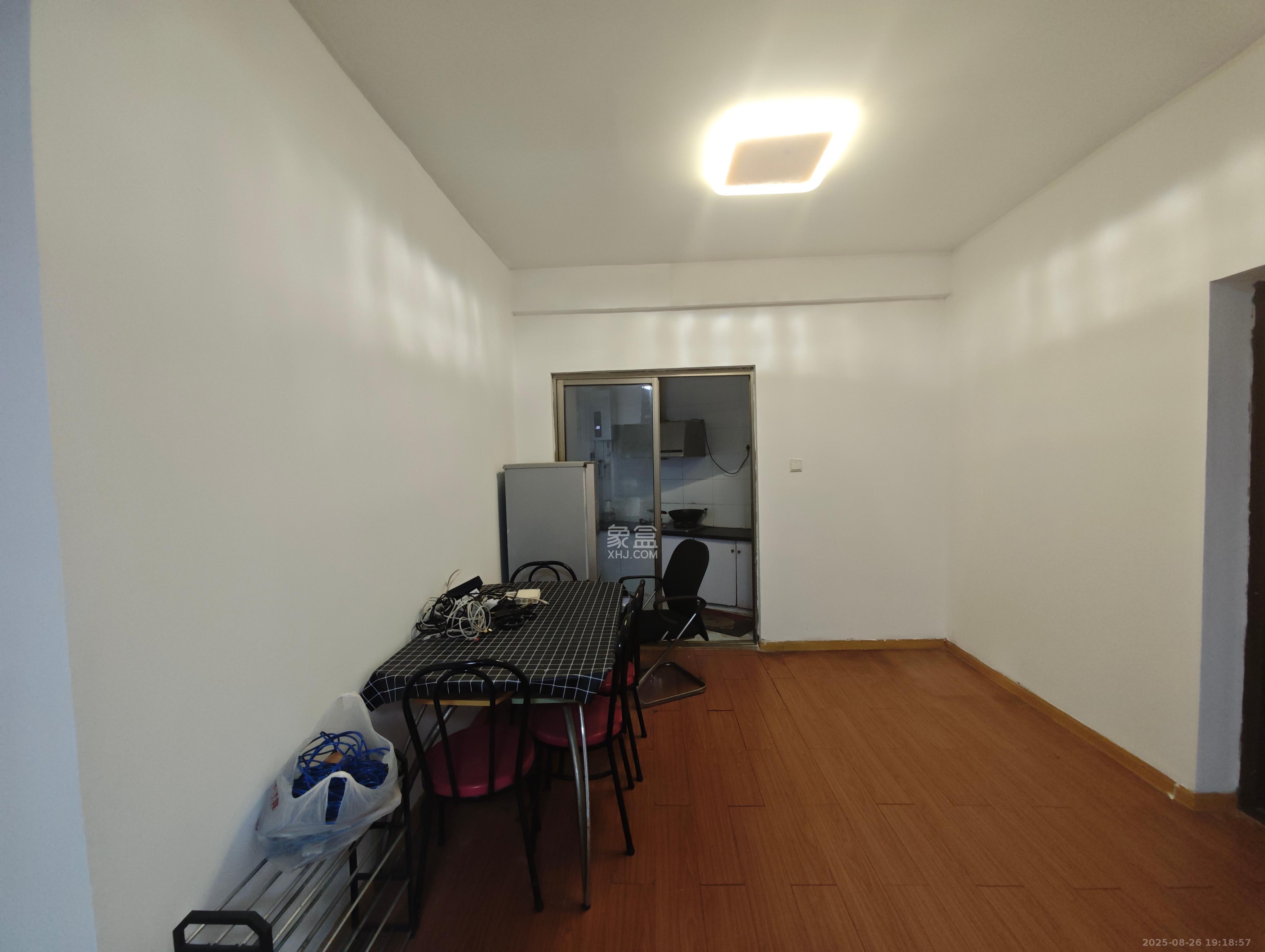 高信向日葵 2室2厅1卫 1800.0元/月 高信向日葵 2室2厅1卫 1800.0元/月室内图