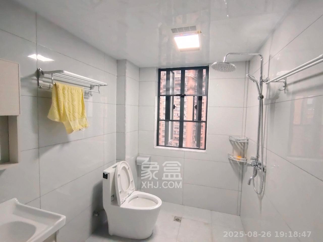 半山壹号  4室2厅2卫   3300.00元/月室内图