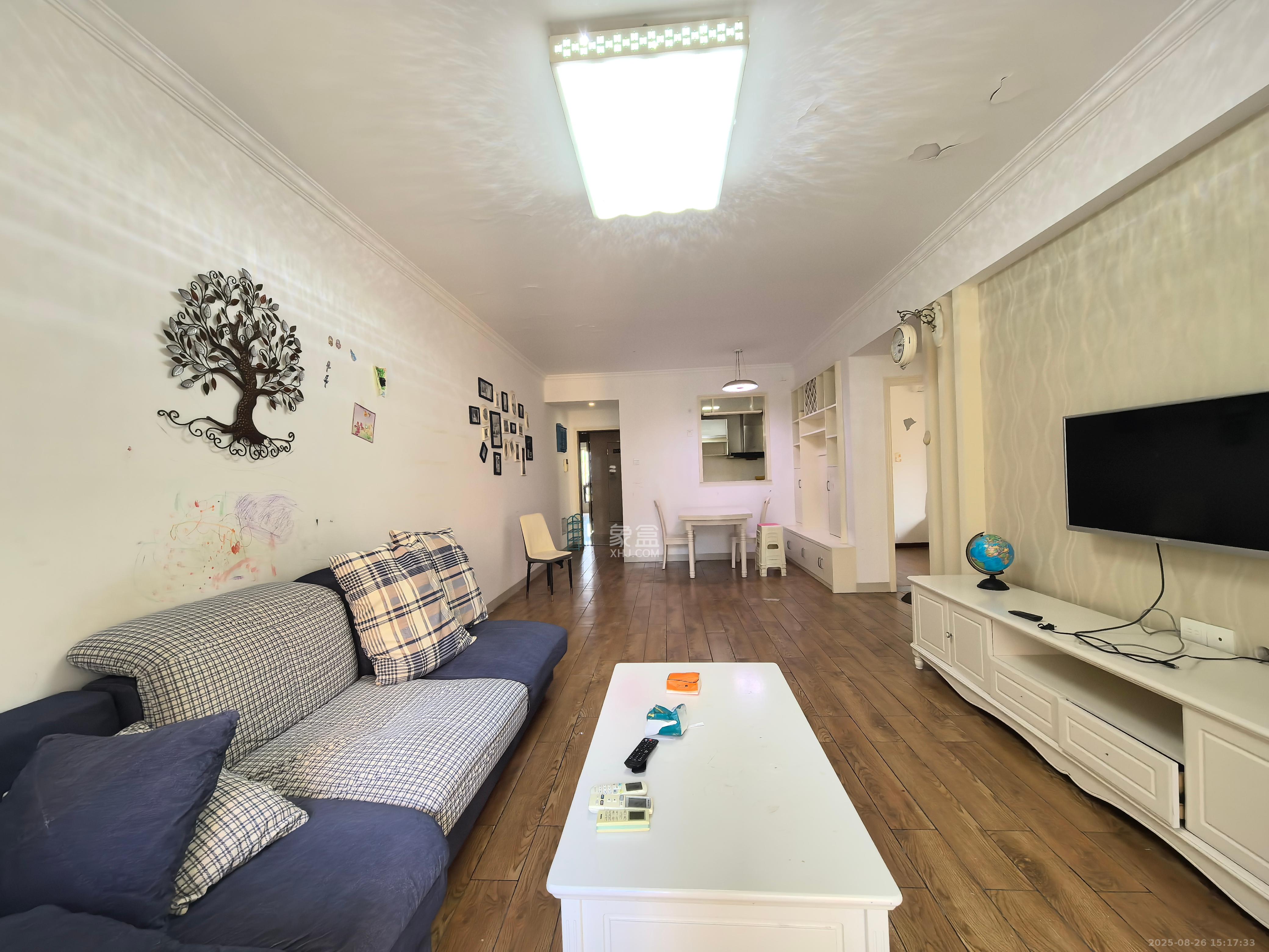 华润凤凰城三期  2室2厅1卫    2000.0元/月室内图