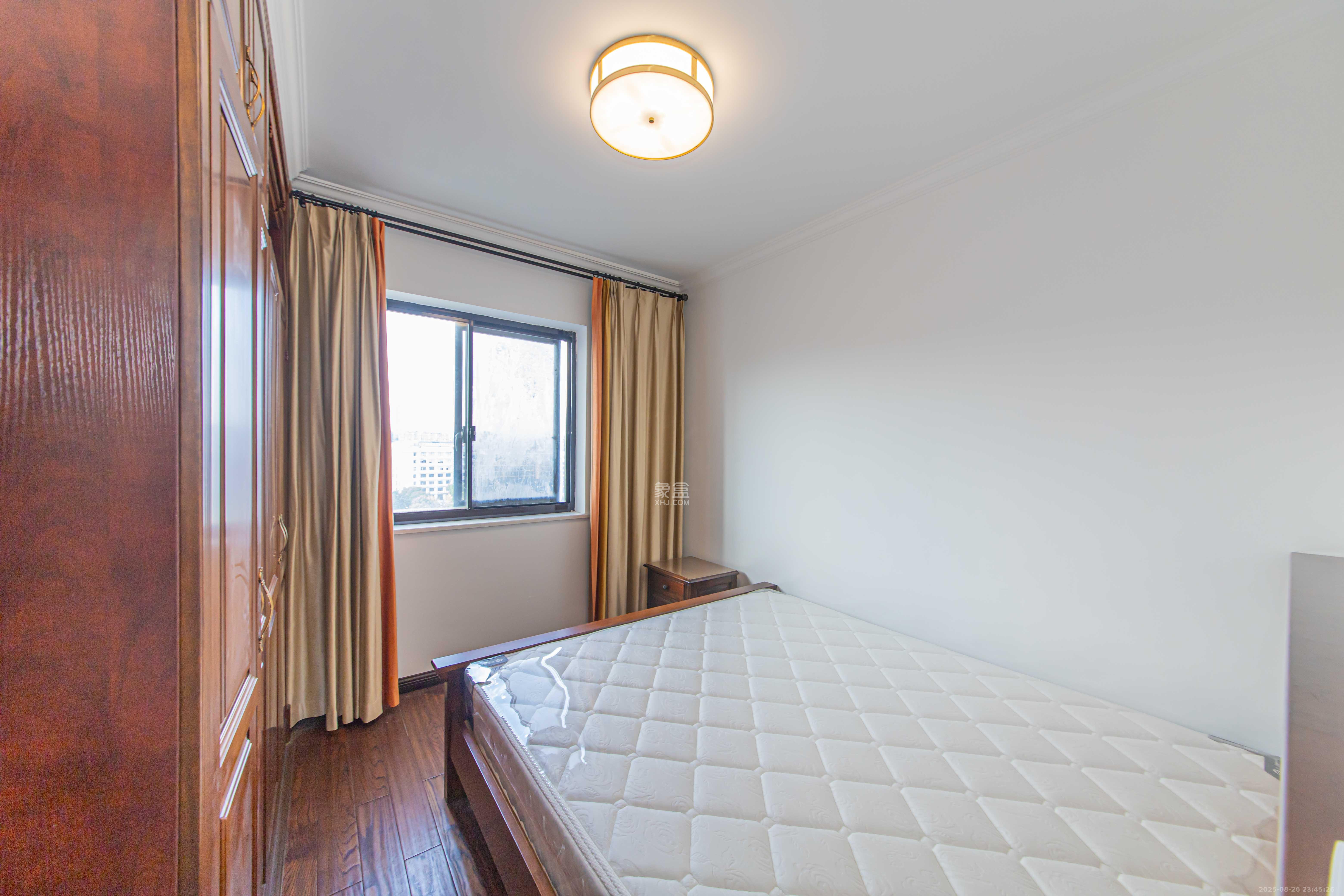 鑫远玲珑  3室2厅2卫    145.0万卧室