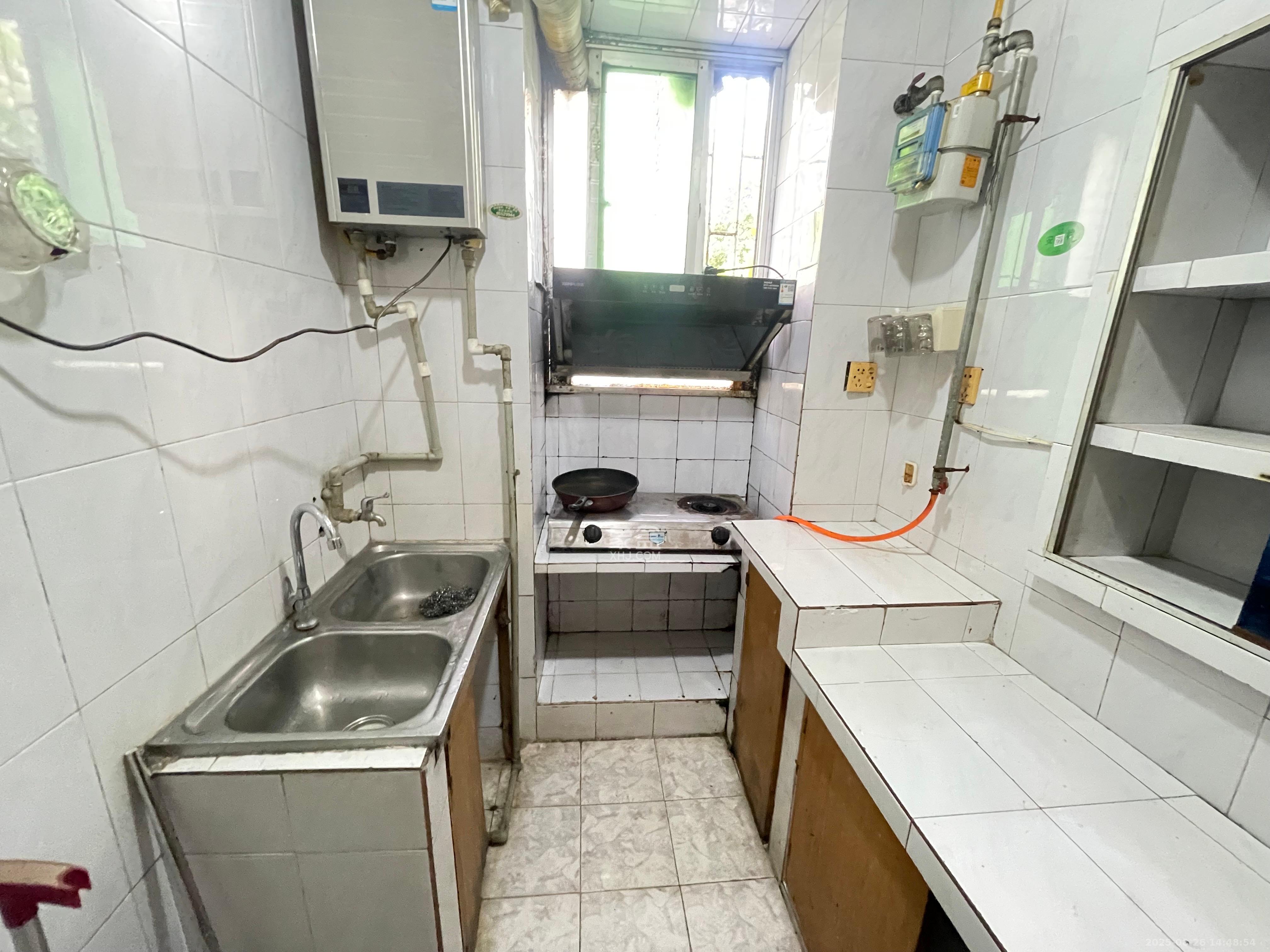 红旗区一片  3室1厅1卫    1800.0元/月室内图