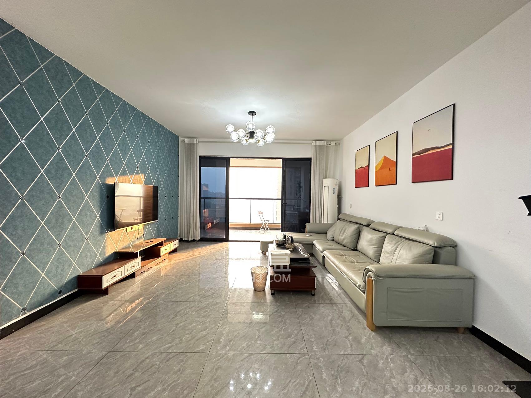 荣悦台 3室2厅2卫 4000.0元/月 荣悦台 3室2厅2卫 4000.0元/月室内图