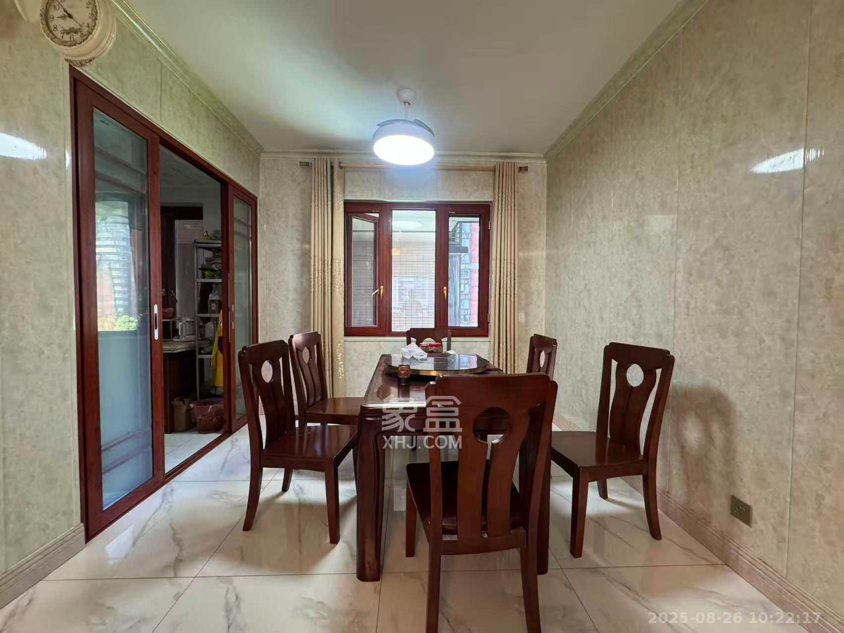 滨江君悦香邸  4室2厅2卫    4500.0元/月 滨江君悦香邸  4室2厅2卫    4500.0元/月室内图