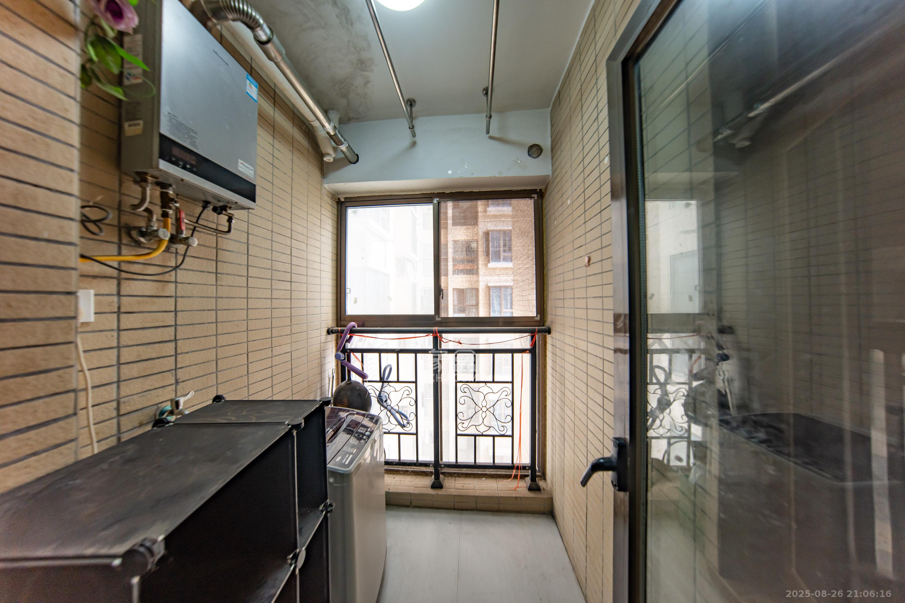 江山帝景哈佛  3室2厅1卫    78.8万阳台