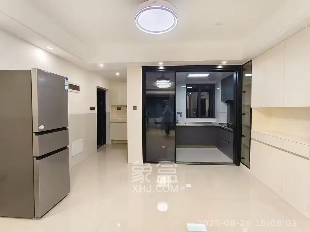 杏梨苑 3室2厅2卫 2300.0元/月 杏梨苑 3室2厅2卫 2300.0元/月室内图