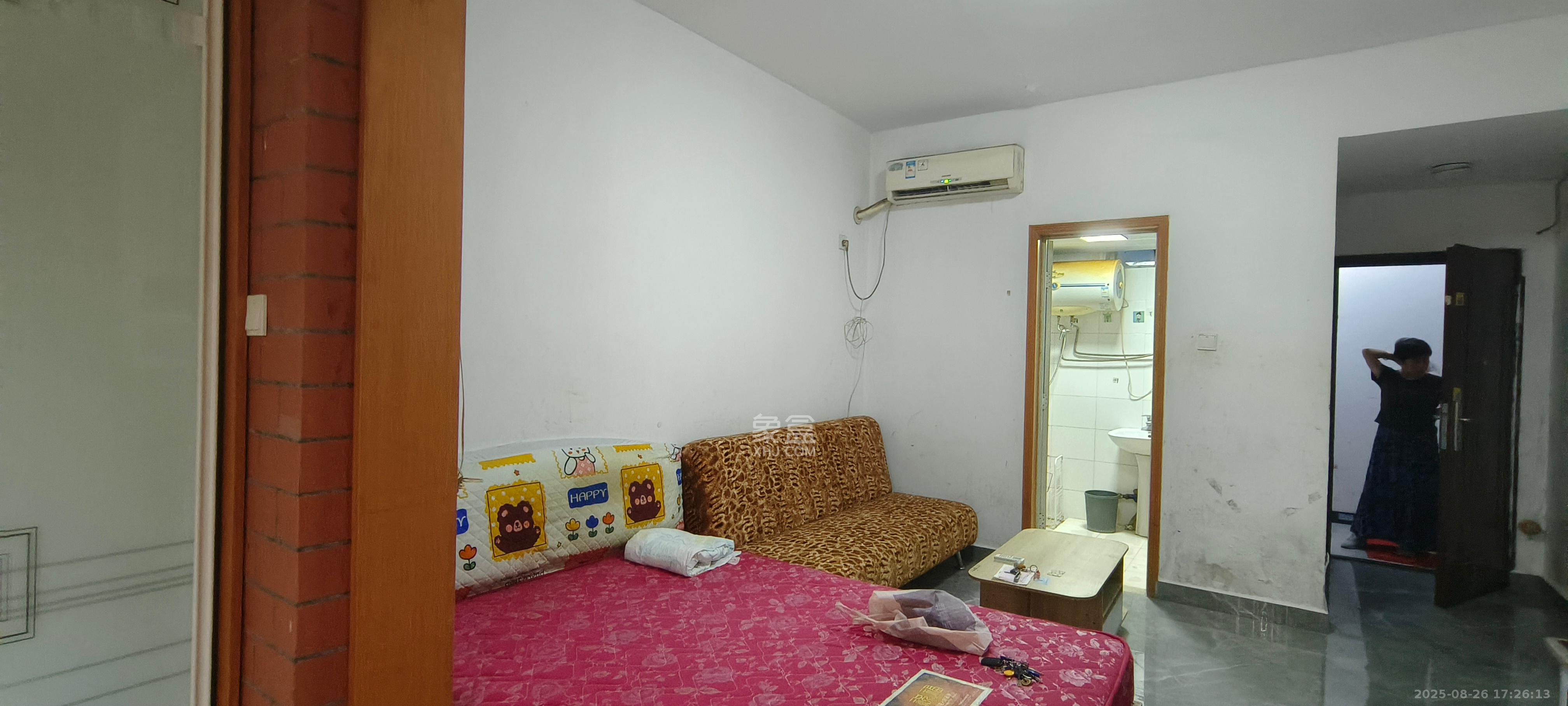 金地华园 1室1厅1卫 1300.0元/月 金地华园 1室1厅1卫 1300.0元/月室内图