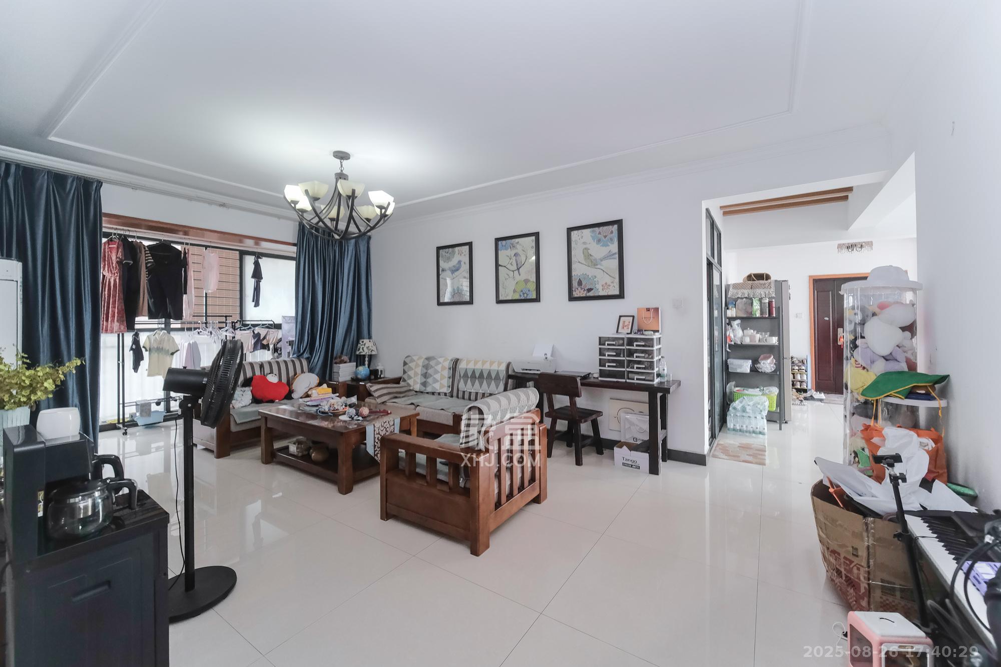 圆梦完美生活 3室2厅2卫 73.0万 圆梦完美生活 3室2厅2卫 73.0万客厅