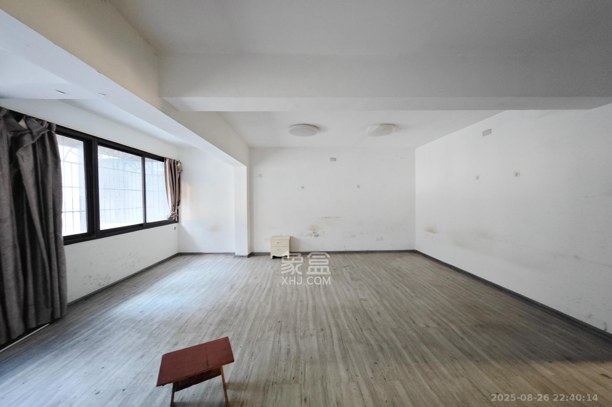 梨山公寓（五凌大厦）  3室1厅1卫    52.8万卧室