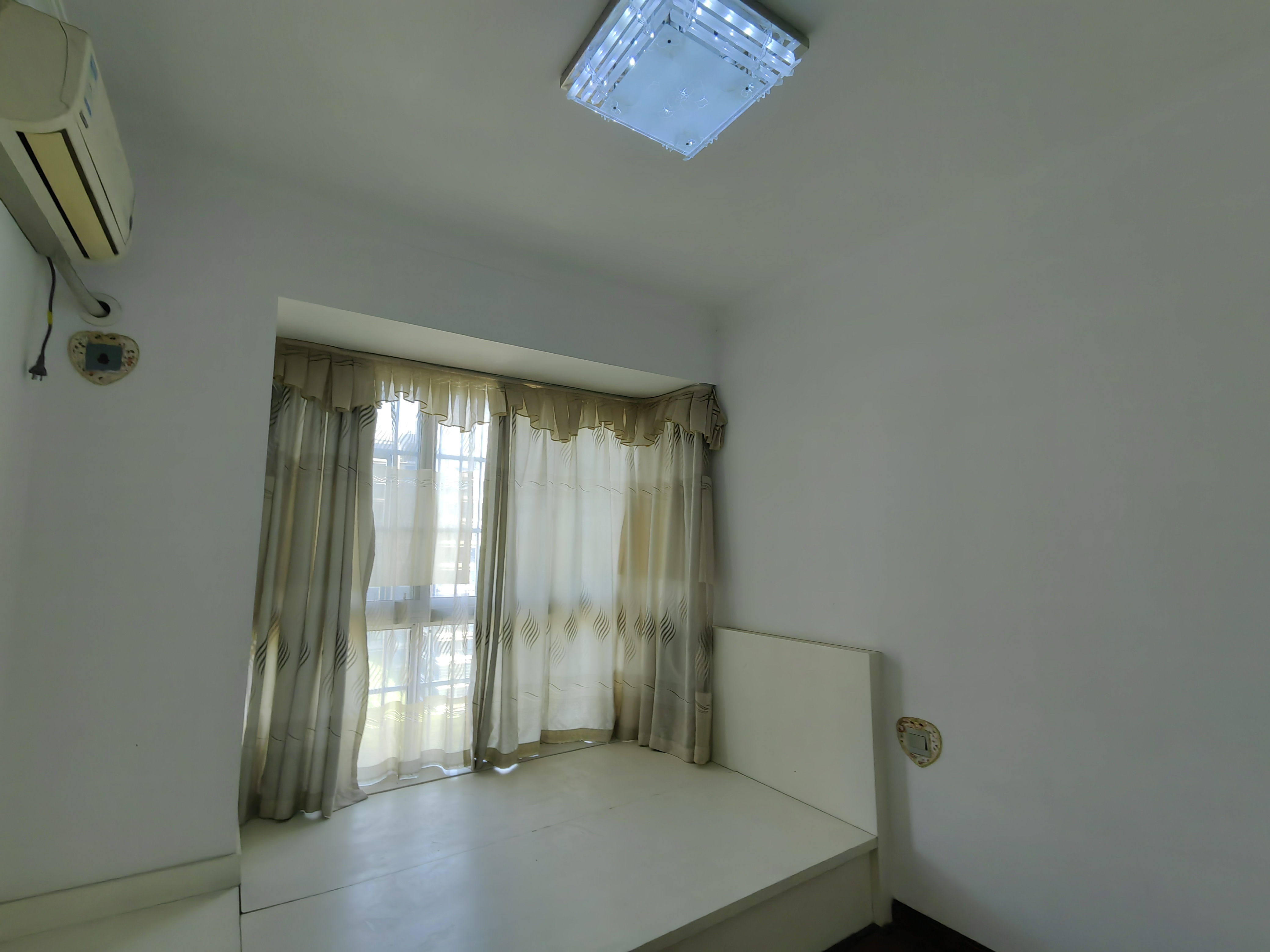 印象华都 4室2厅2卫 51.0万 印象华都 4室2厅2卫 51.0万室内图