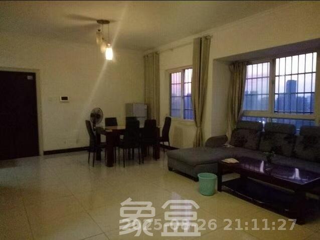 湘府十城（汇财御景湾新寓,汇财国际）  3室2厅1卫   2000.00元/月