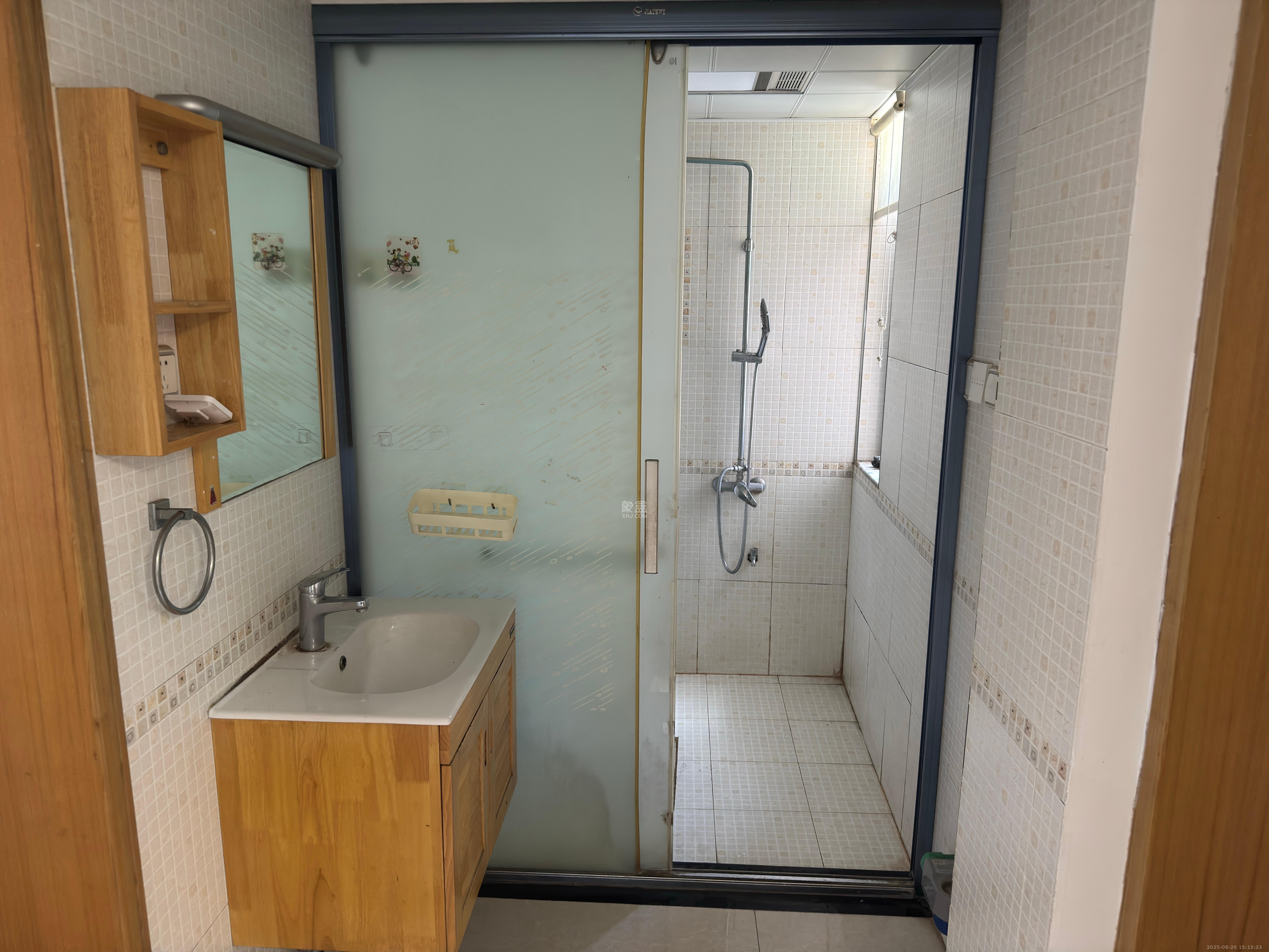 山水新城  2室2厅1卫    1800.0元/月 山水新城  2室2厅1卫    1800.0元/月室内图